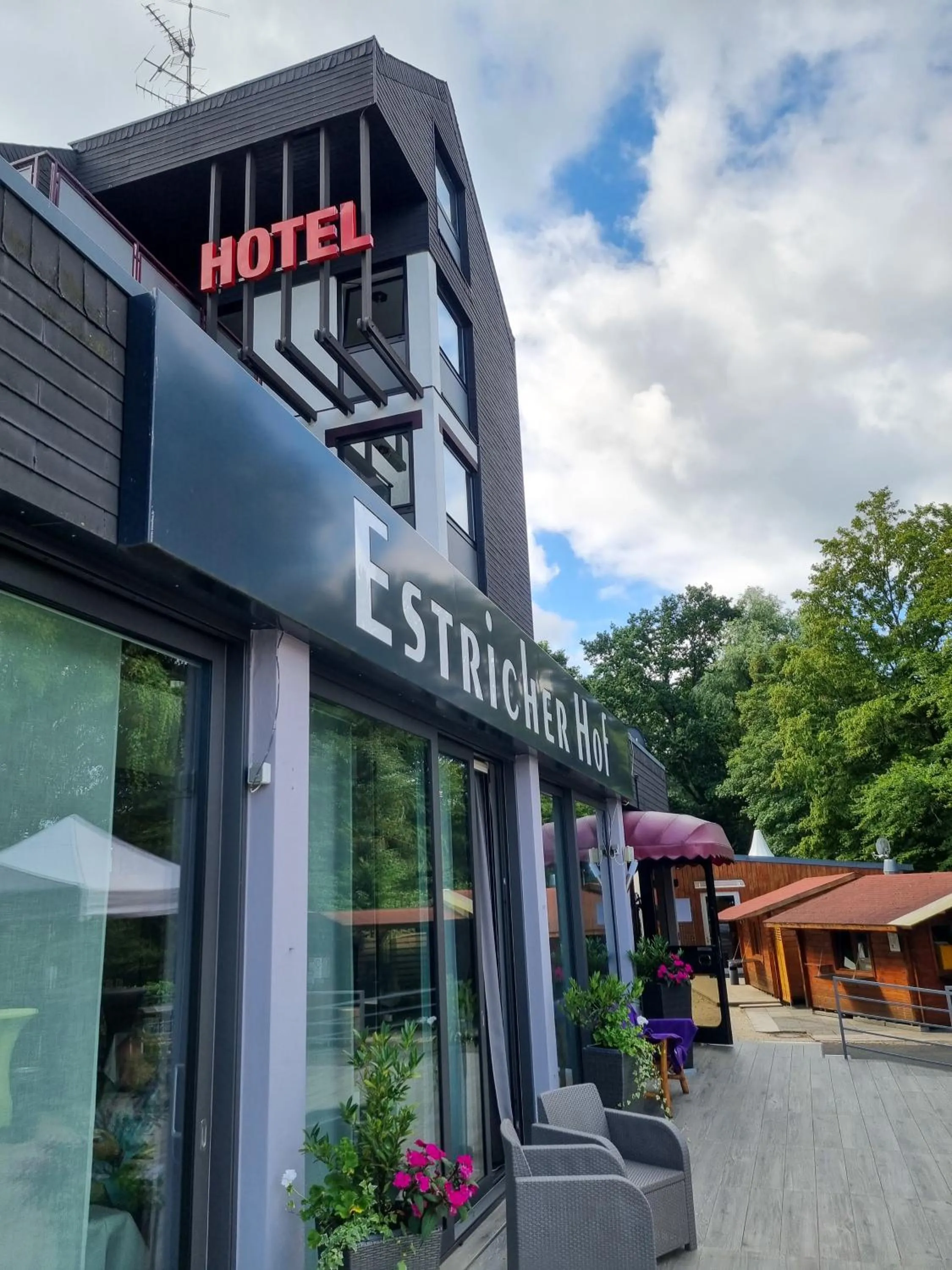 Facade/entrance in Hotel Estricher Hof
