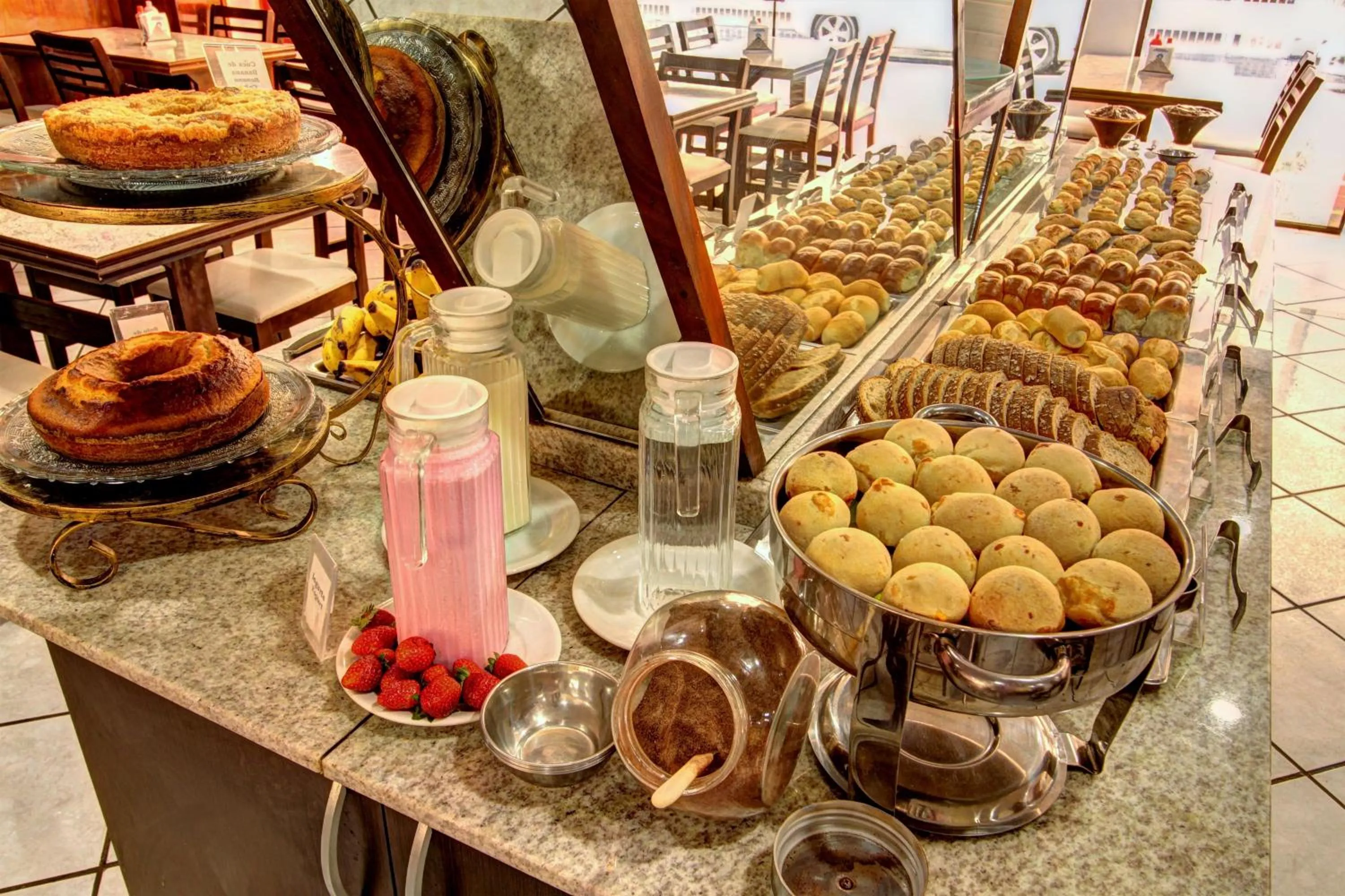 Buffet breakfast in Hotel Praiamar