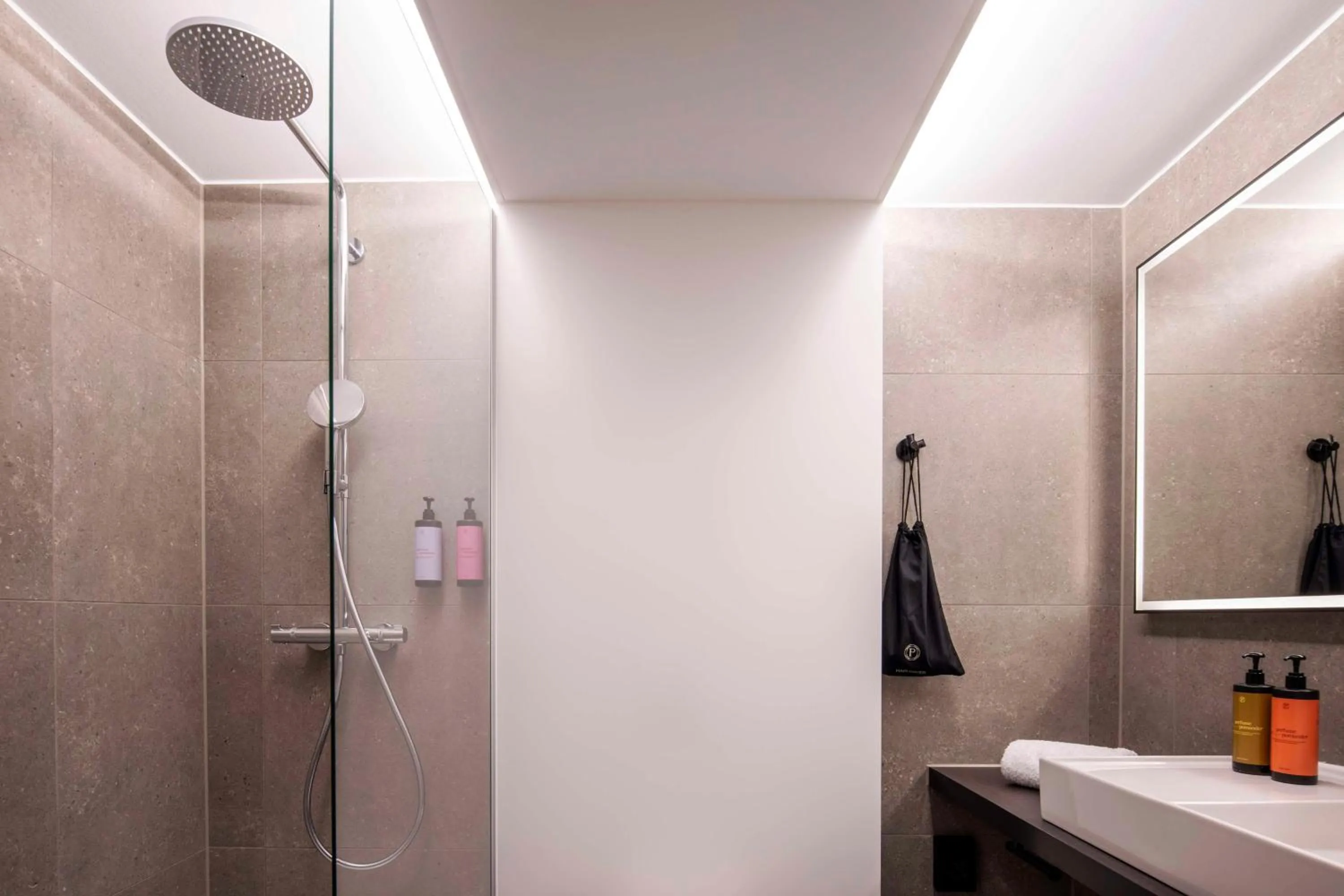 Toilet, Bathroom in Hotel Pomander Nürnberg