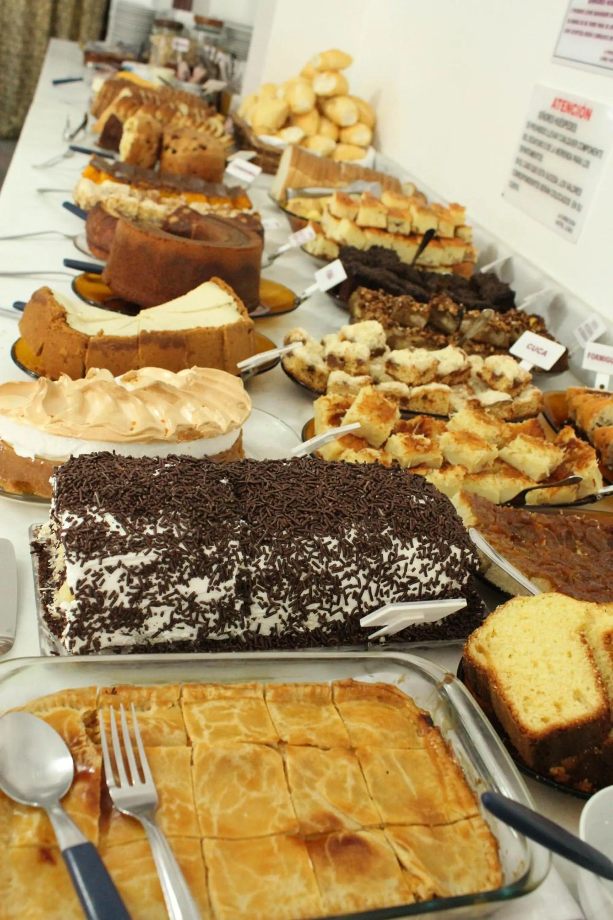 Buffet breakfast in Lobo Hotel