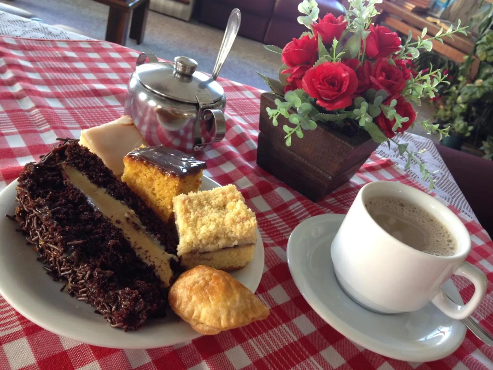 Buffet breakfast in Lobo Hotel