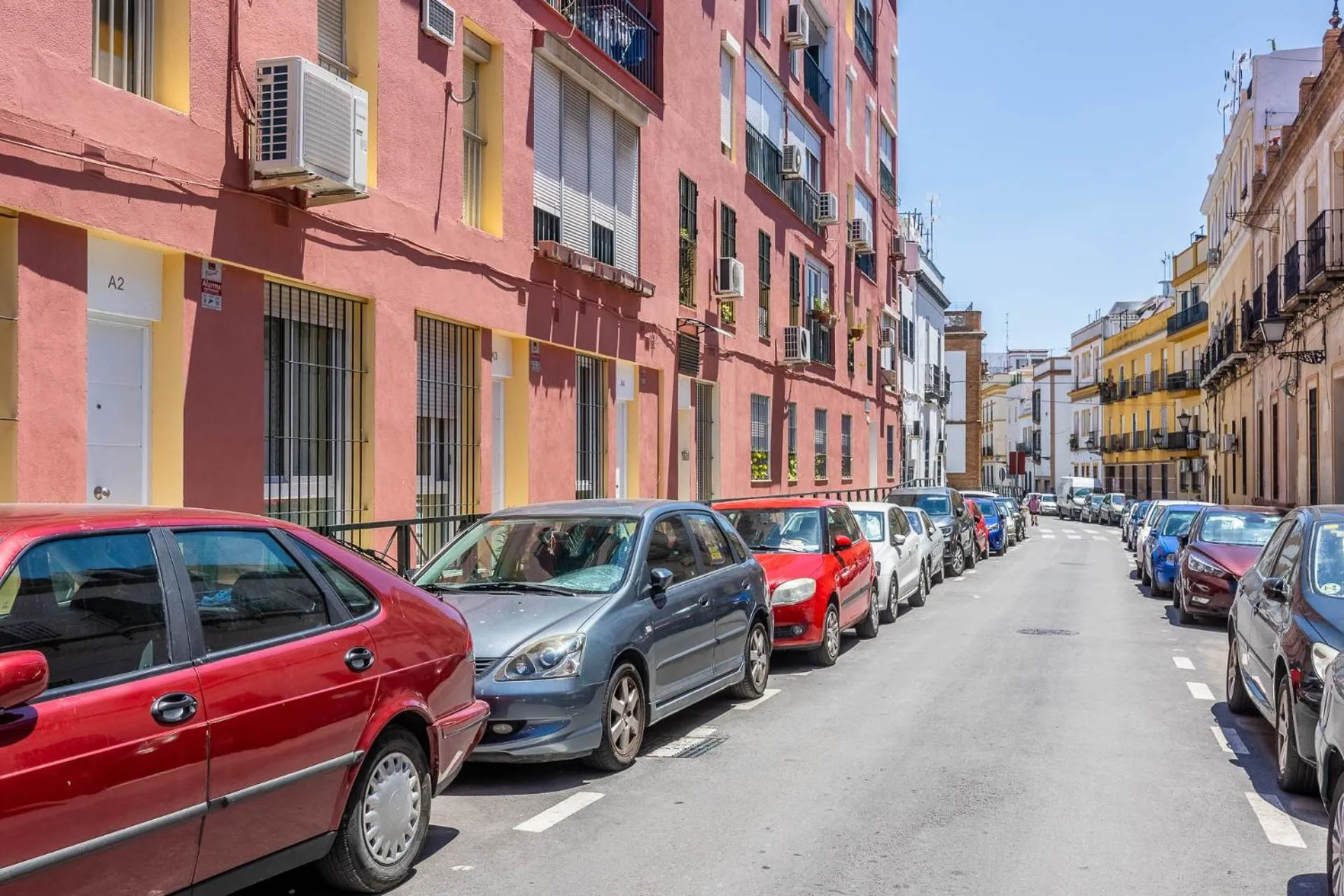 Street view in Apartamentos Poemas & Rimas de Bécquer