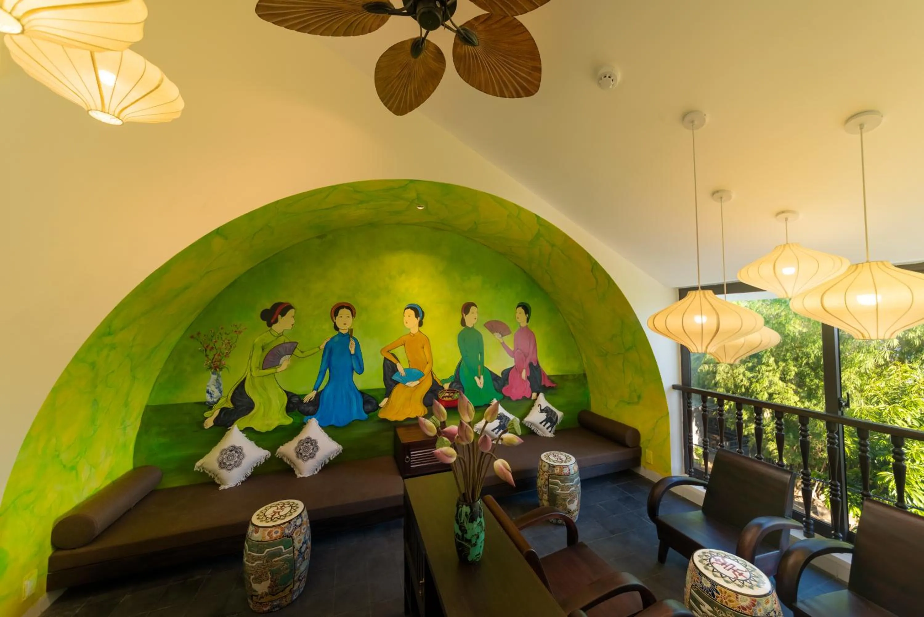 Communal lounge/ TV room in Hoianoi Villa