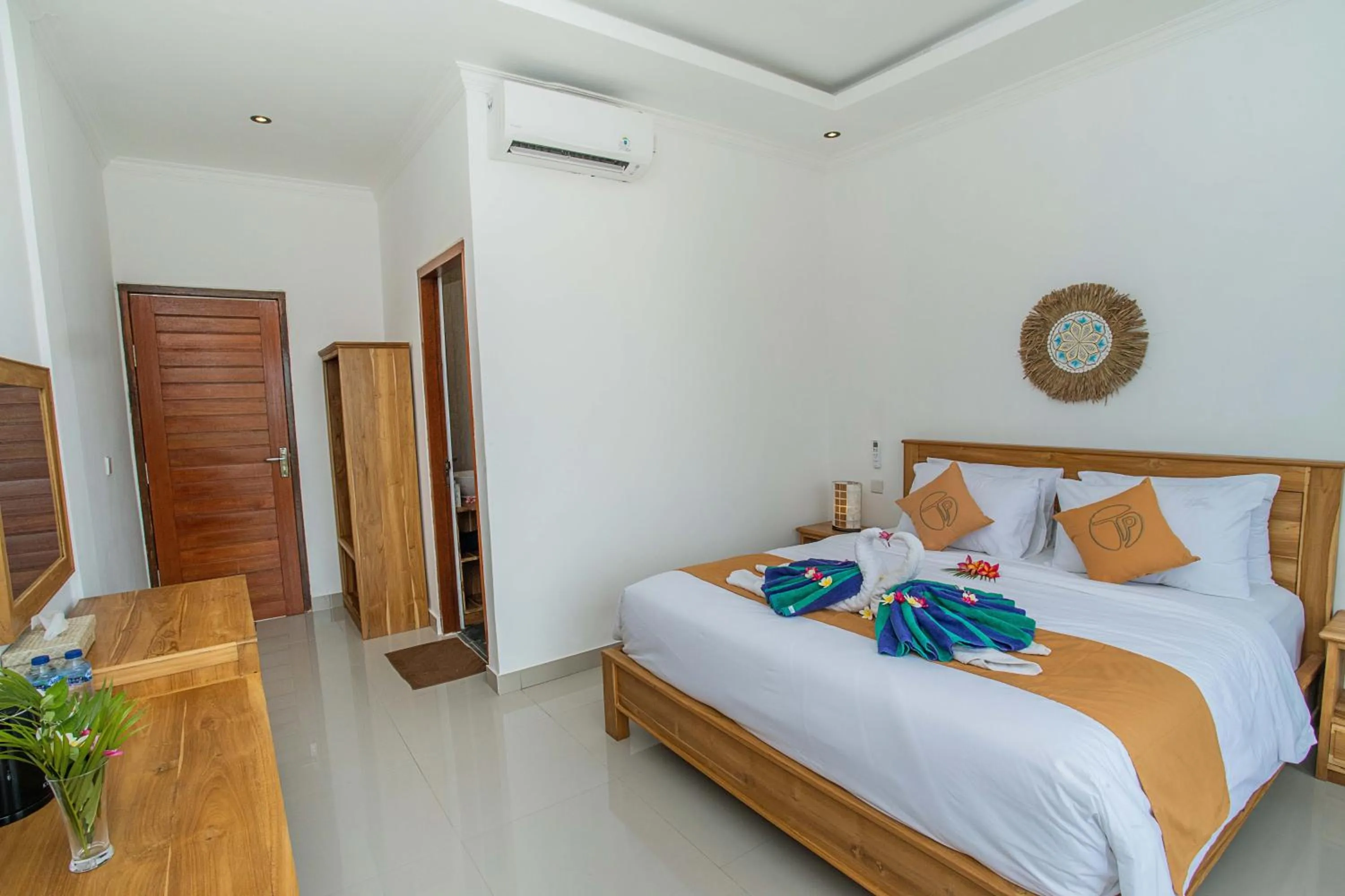 Bed in The Pulau Bungalow