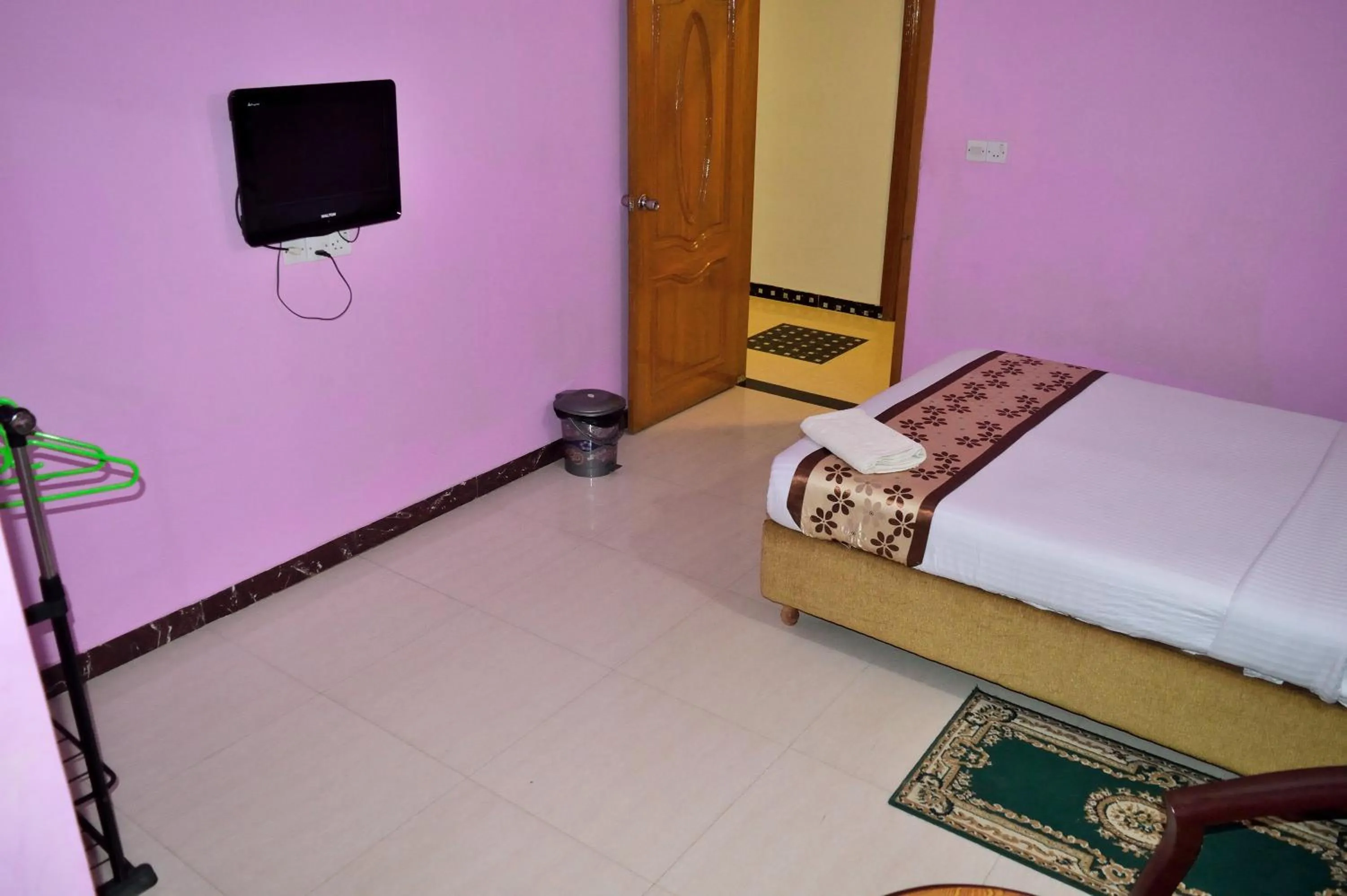 Bedroom, Bed in Hotel Regal Palace