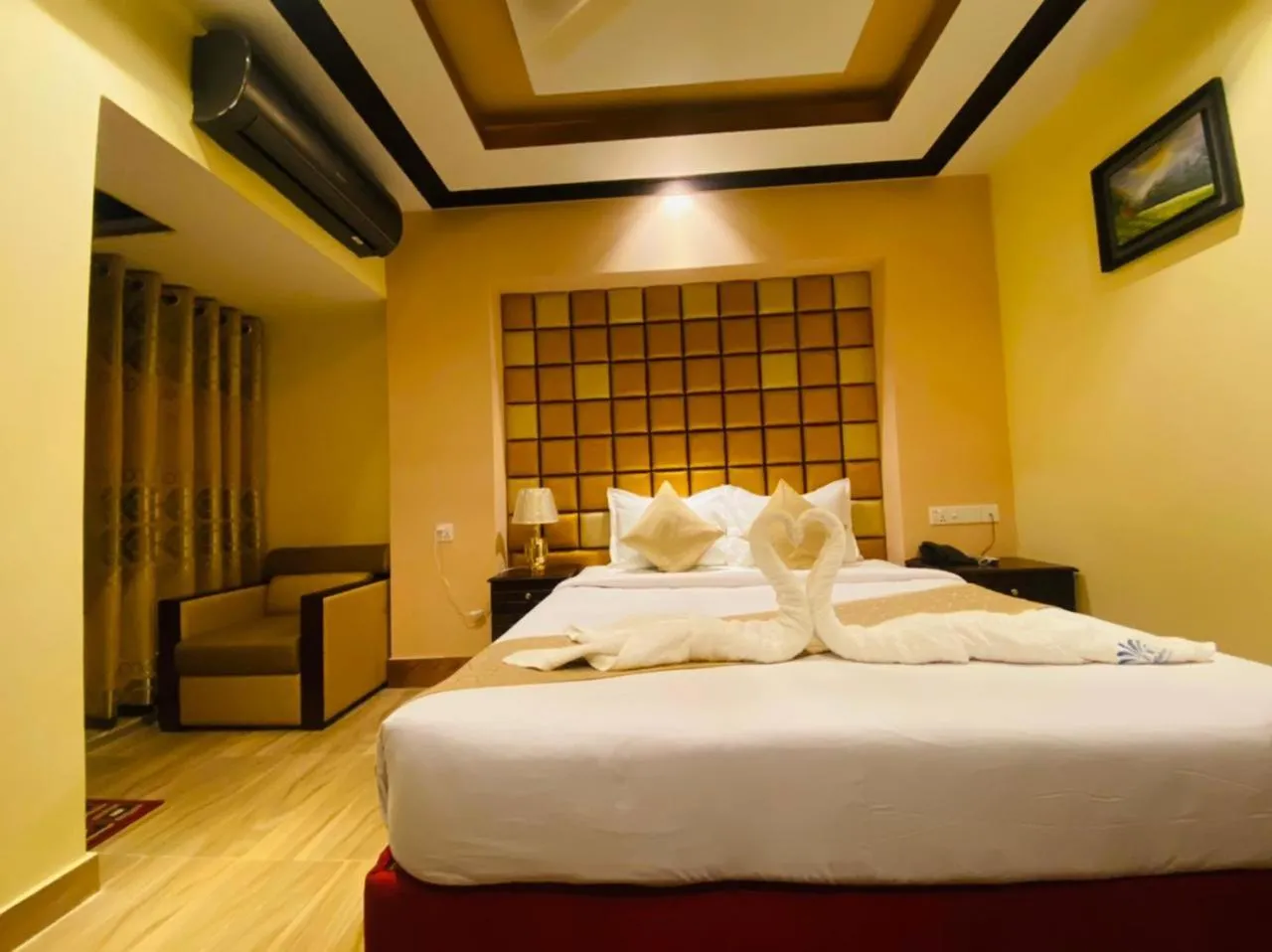 Bed in Hotel Regal Palace