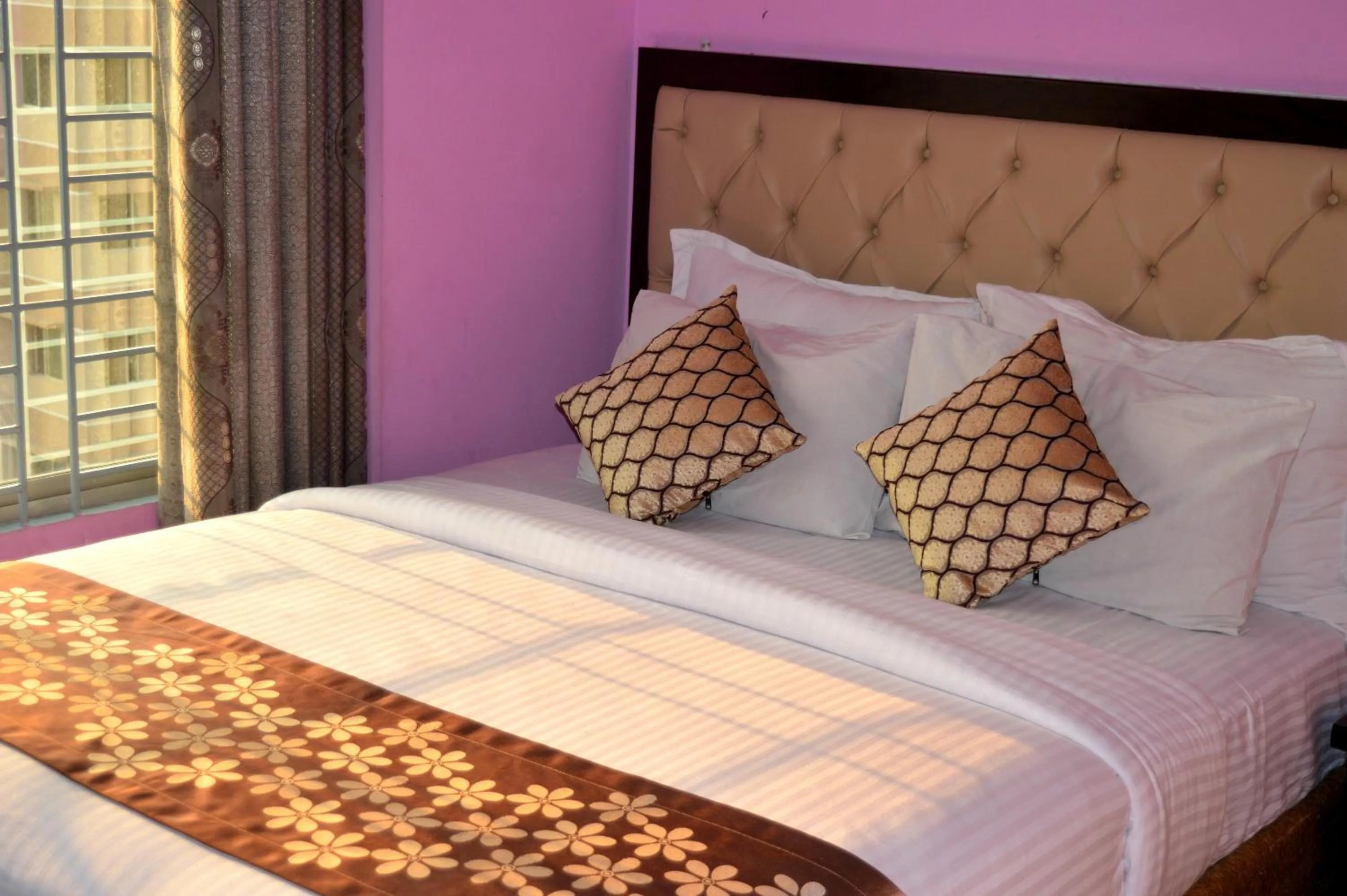 Bedroom, Bed in Hotel Regal Palace
