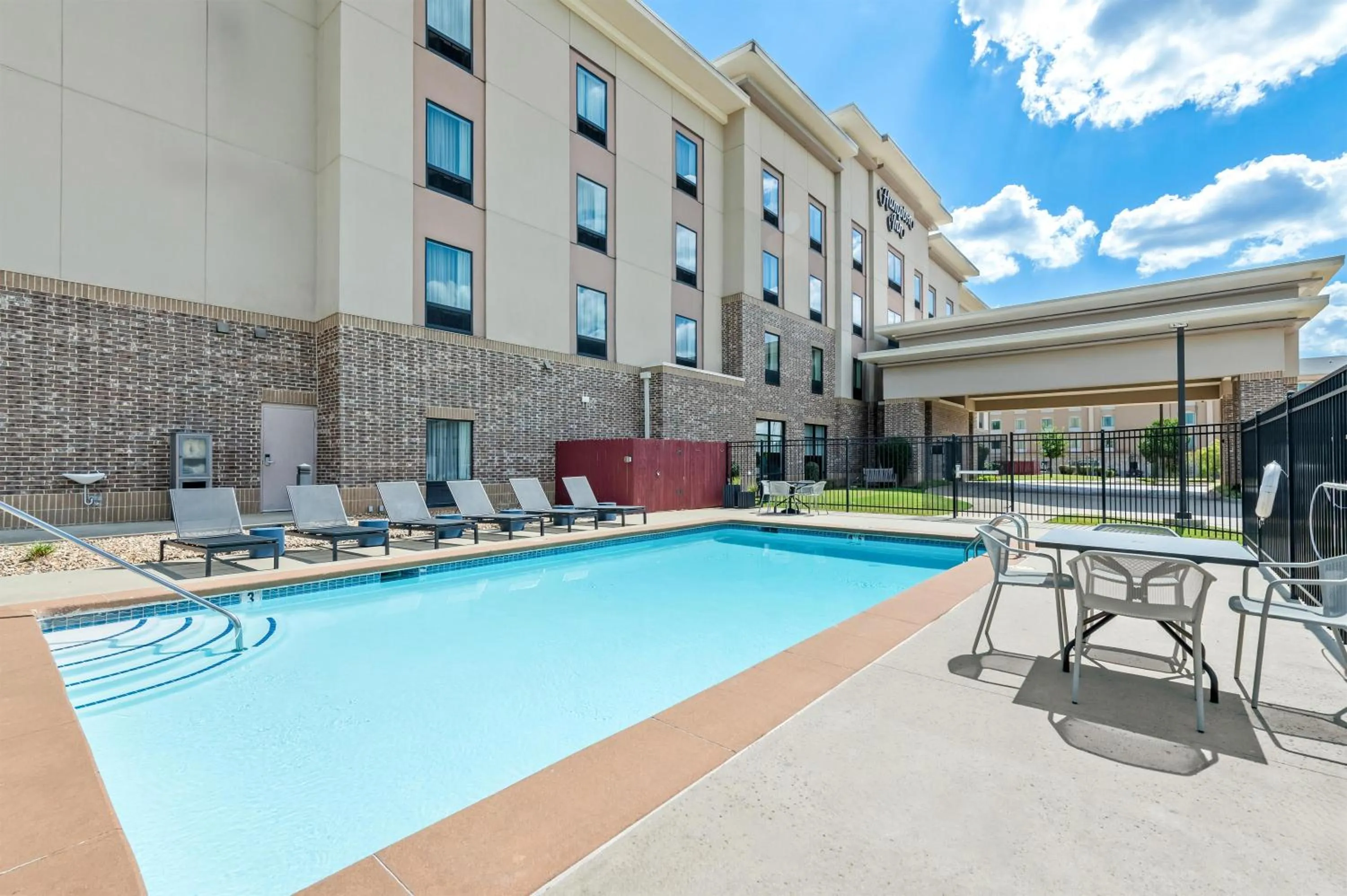 Pool view in Hampton Inn Texarkana