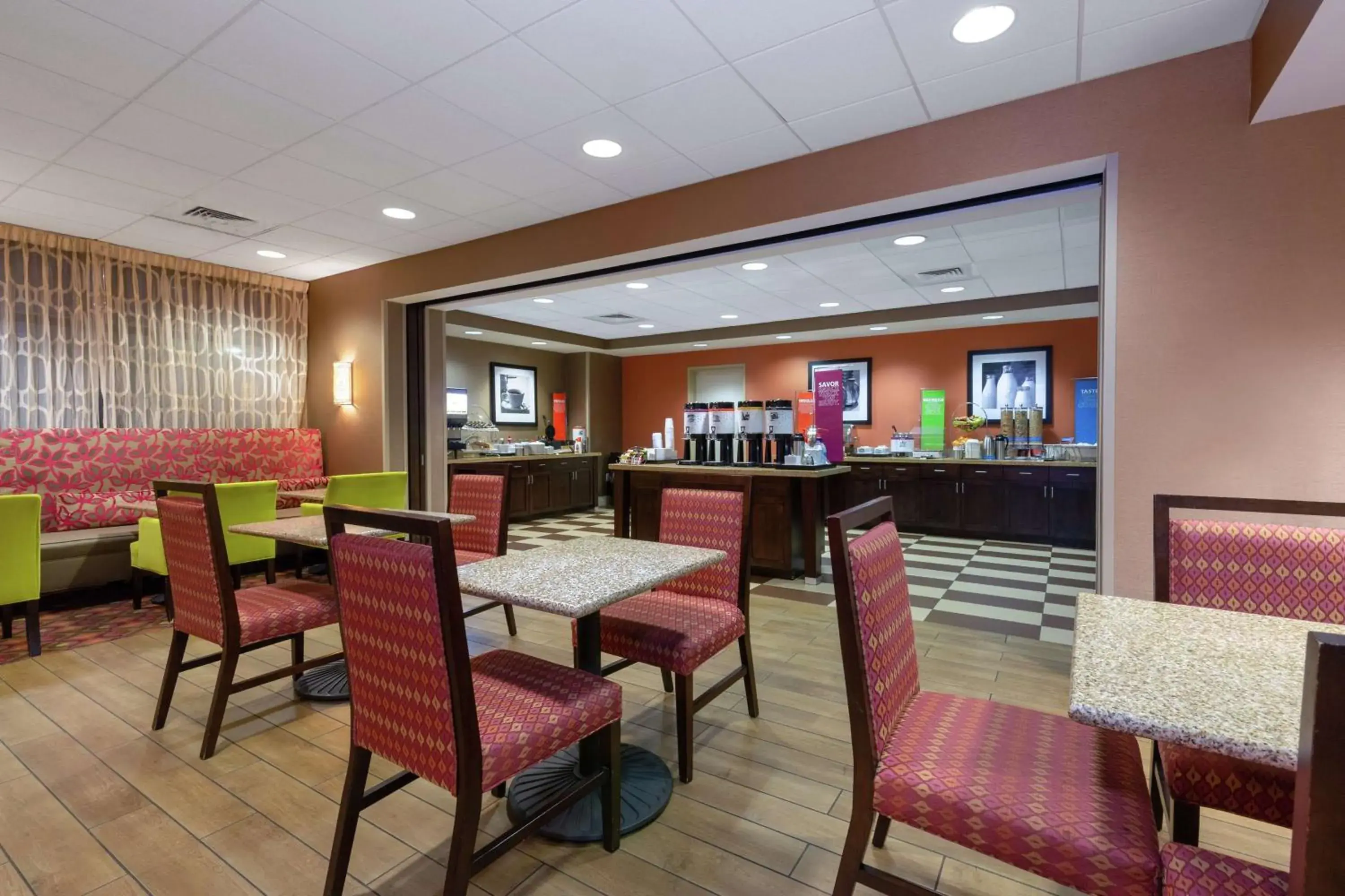 Restaurant/places to eat in Hampton Inn Texarkana Restaurant/places to eat in Hampton Inn Texarkana