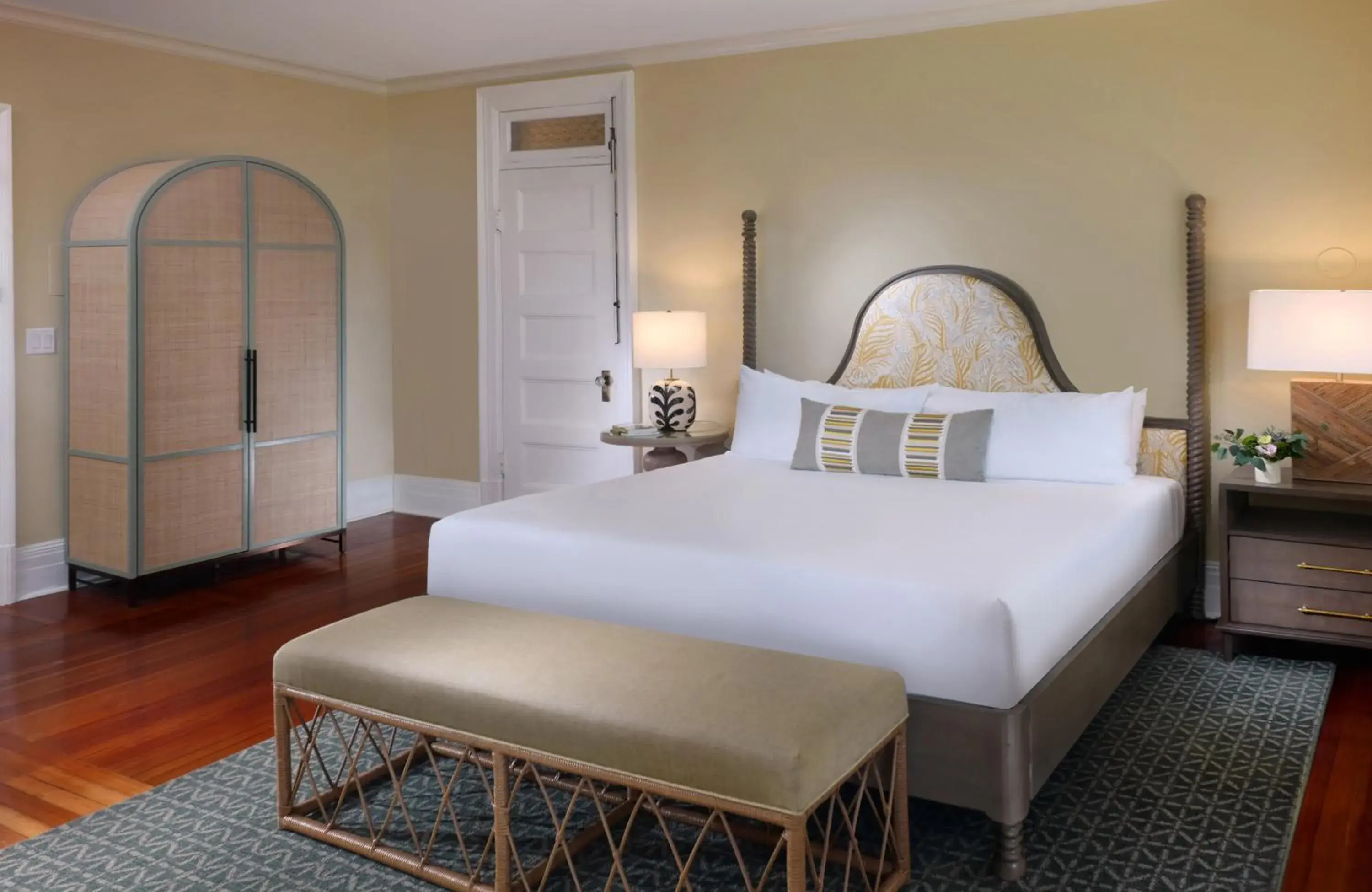 Bed in Jekyll Island Club Resort Bed in Jekyll Island Club Resort