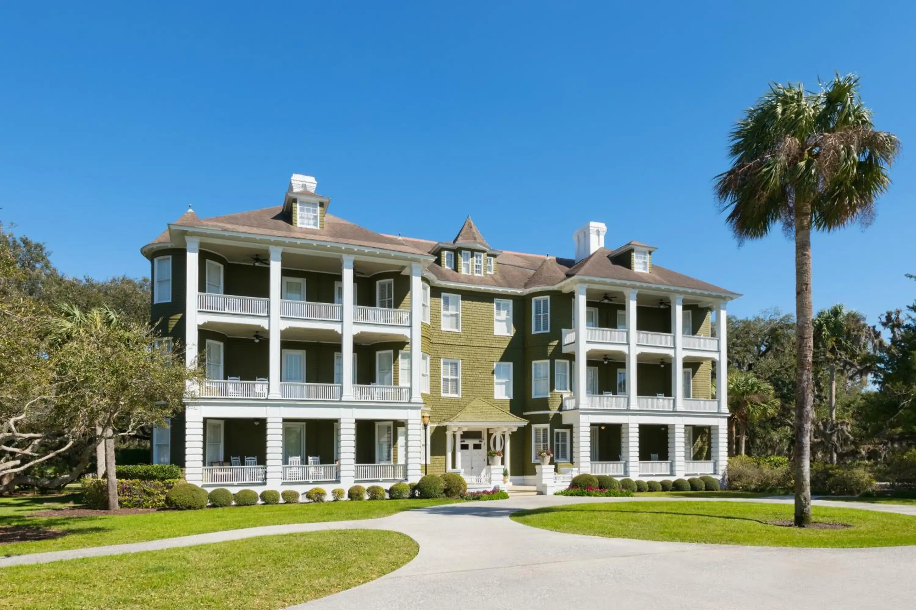 Facade/entrance in Jekyll Island Club Resort Facade/entrance in Jekyll Island Club Resort