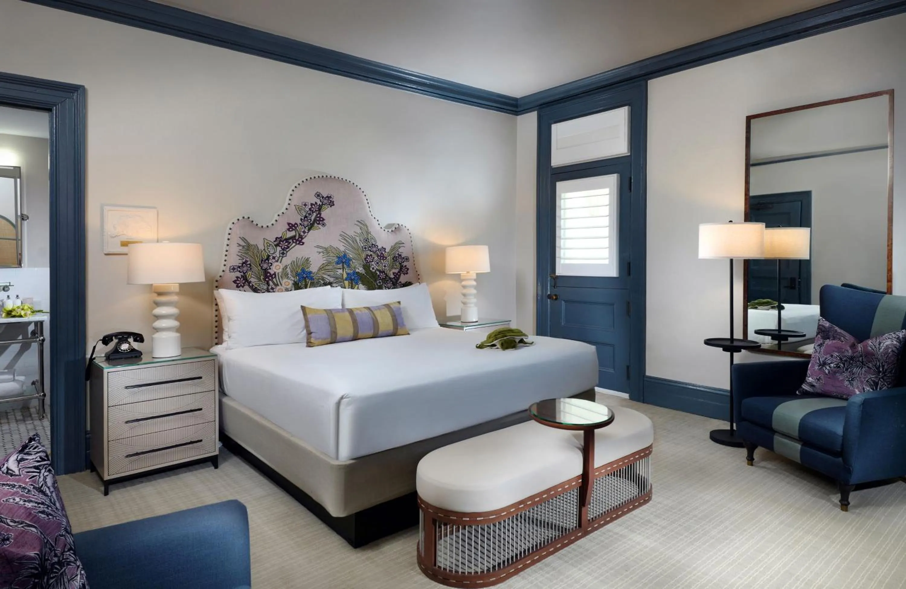 Photo of the whole room, Bed in Jekyll Island Club Resort