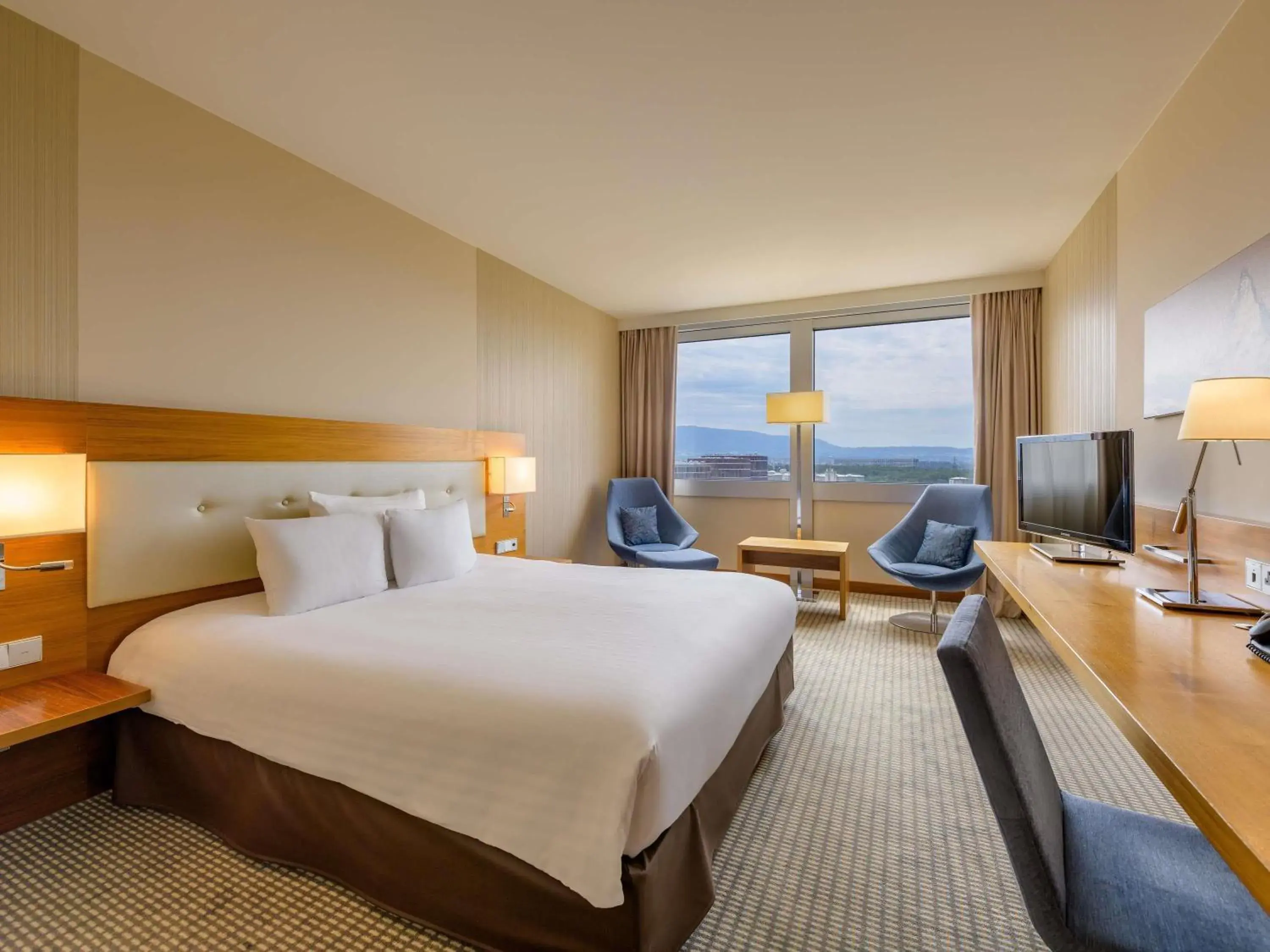 Bedroom, Bed in Mövenpick Hotel Geneva Bedroom, Bed in Mövenpick Hotel Geneva