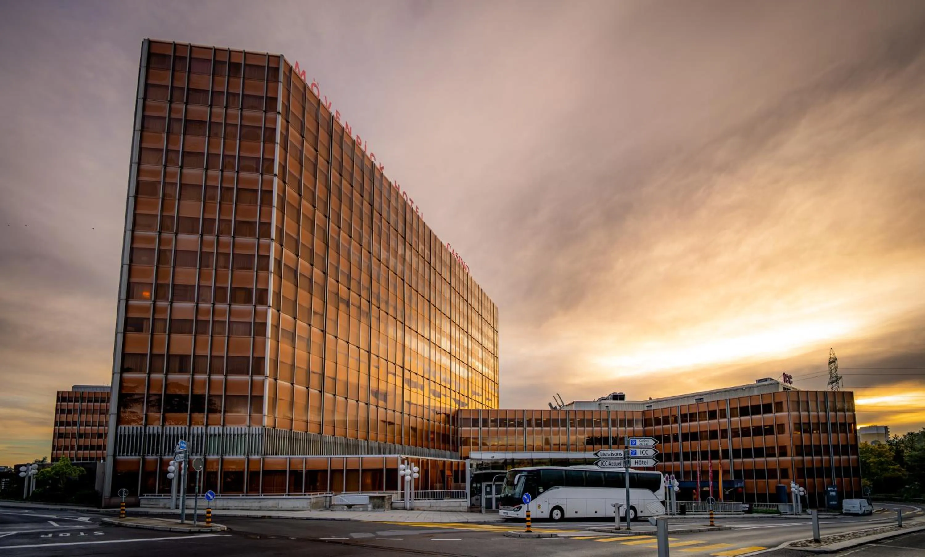 Facade/entrance in Mövenpick Hotel Geneva
