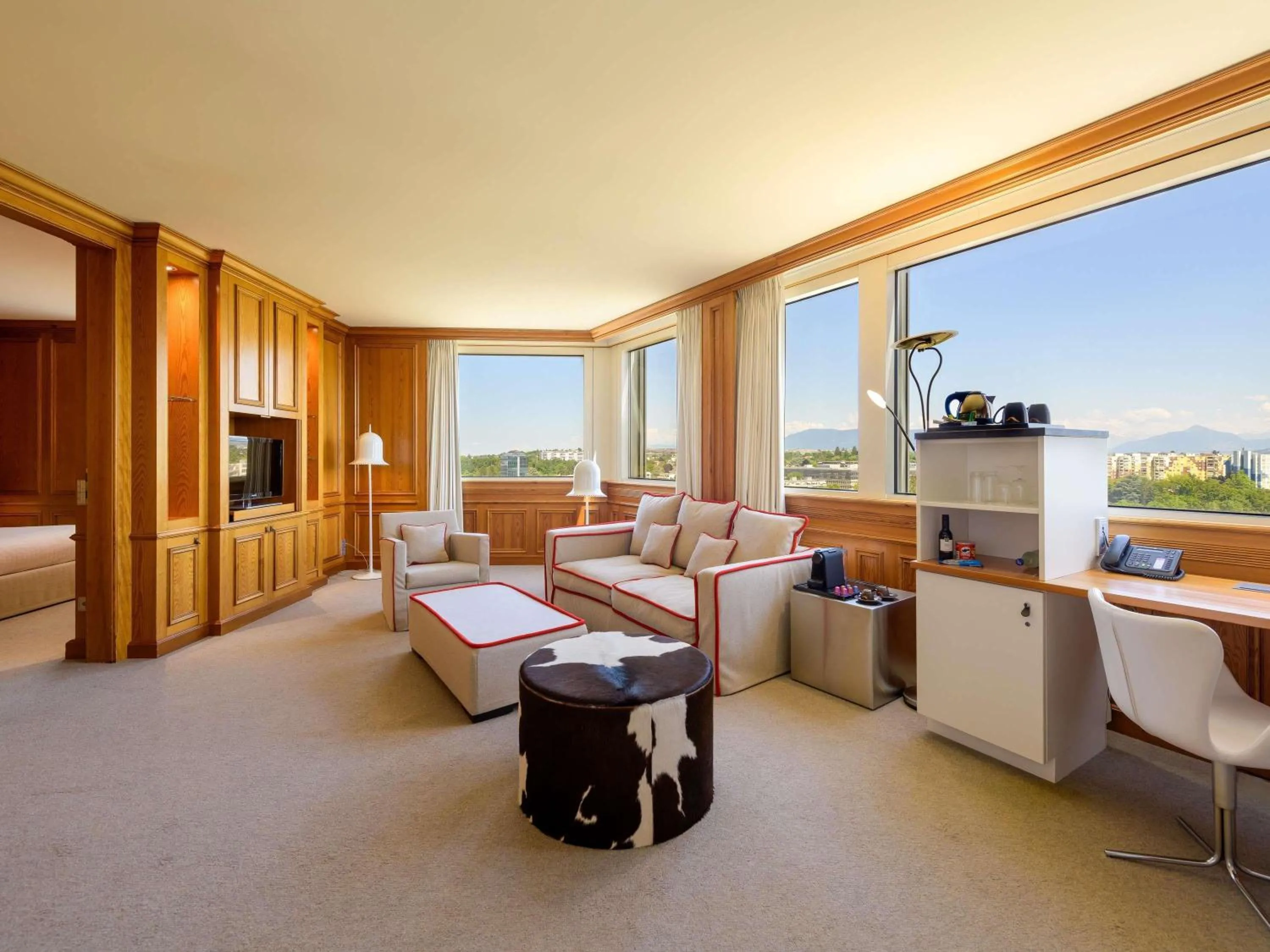 Bedroom in Mövenpick Hotel Geneva