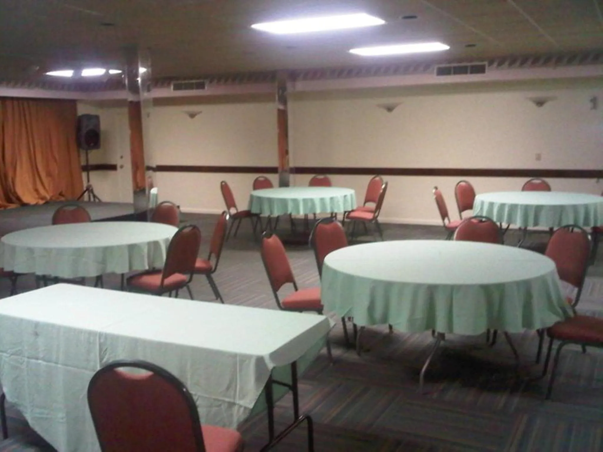 Banquet/Function facilities in Carl's Unique Inn & Conference Facilities