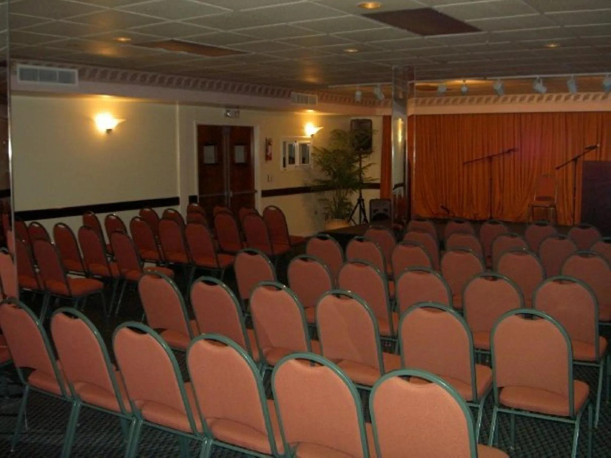 Business facilities in Carl's Unique Inn & Conference Facilities