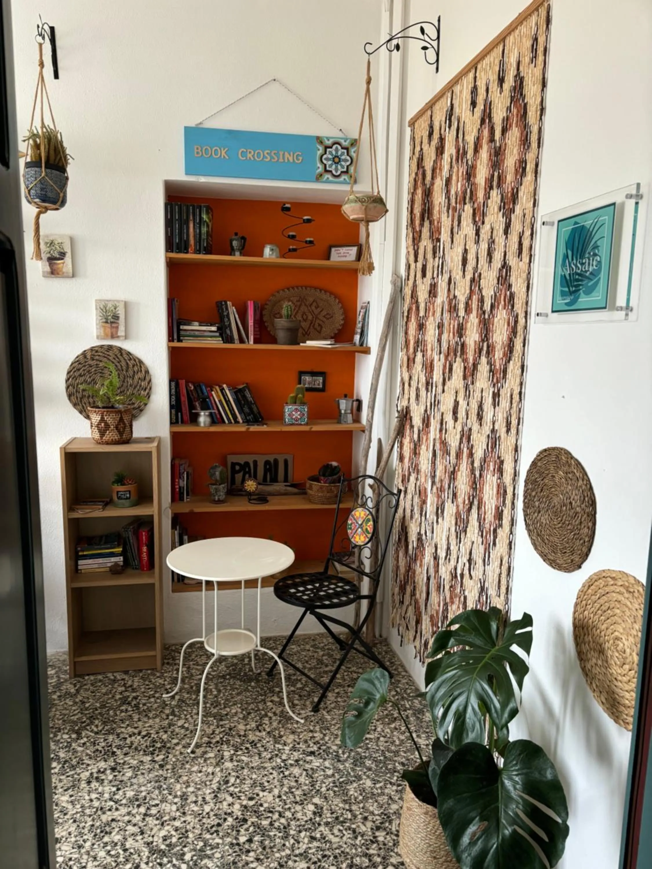 Facade/entrance in Assajè Guestroom