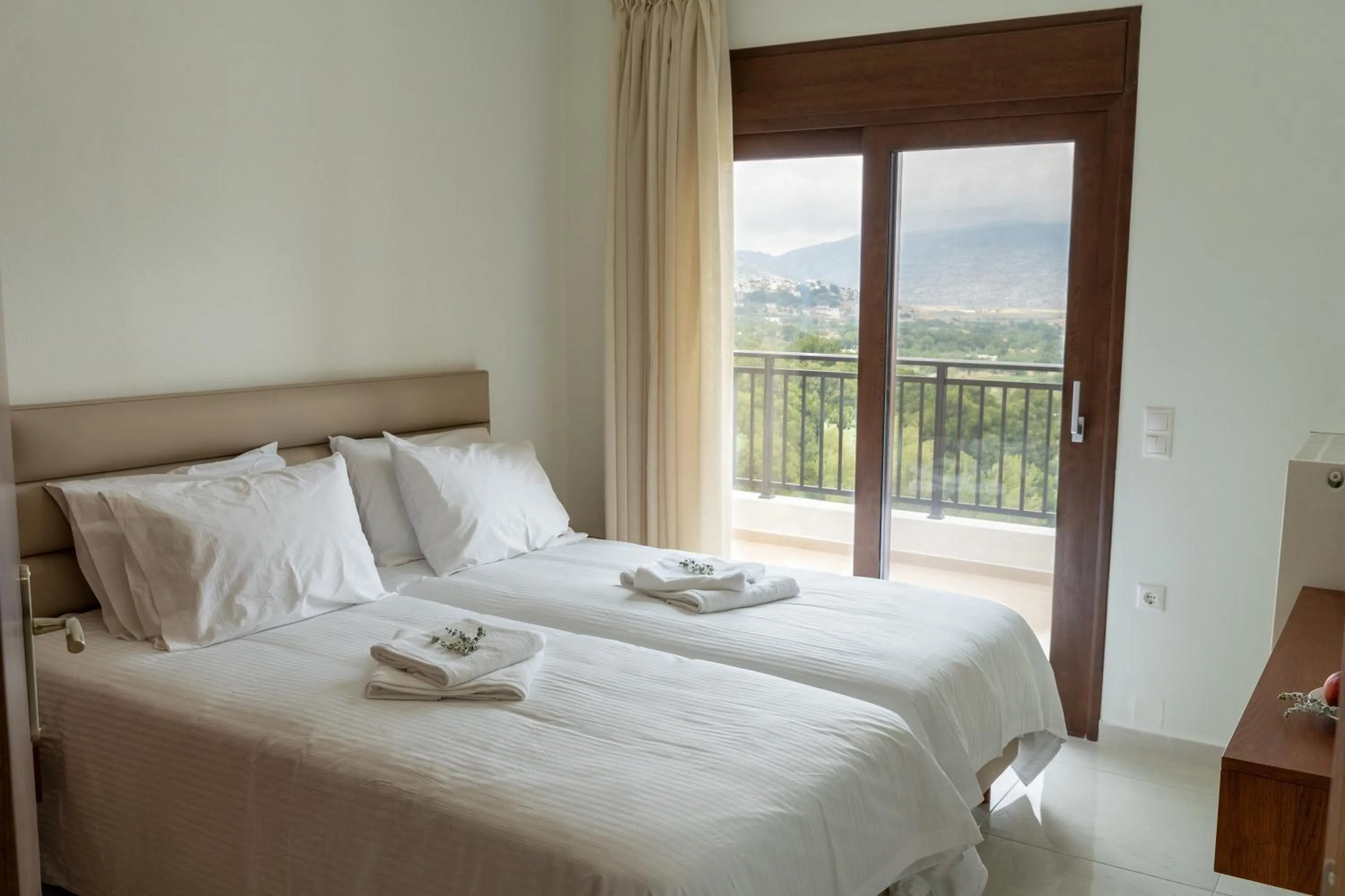 Bed in Dictamus Homes