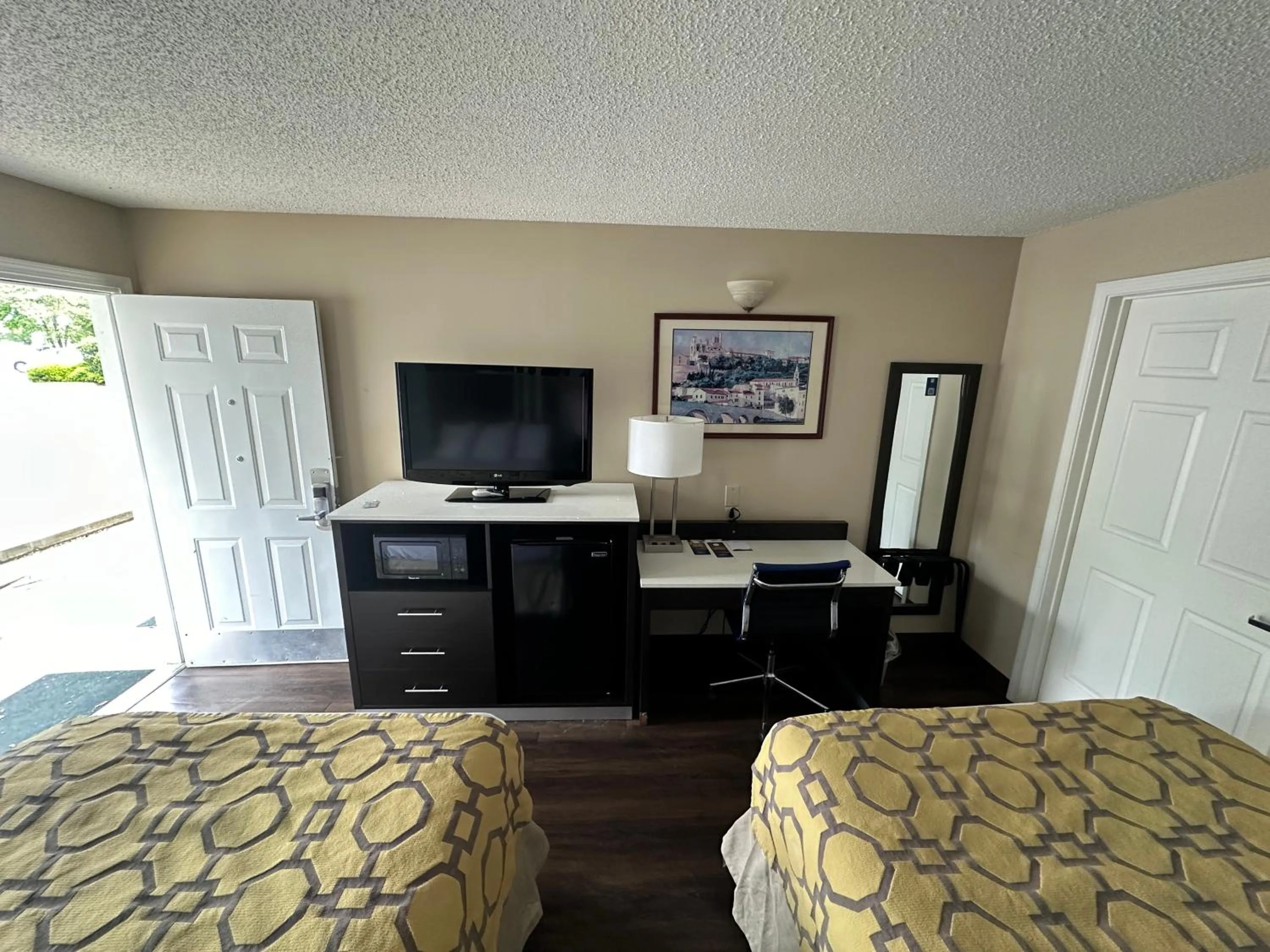 hair dresser in Baymont by Wyndham Thomasville