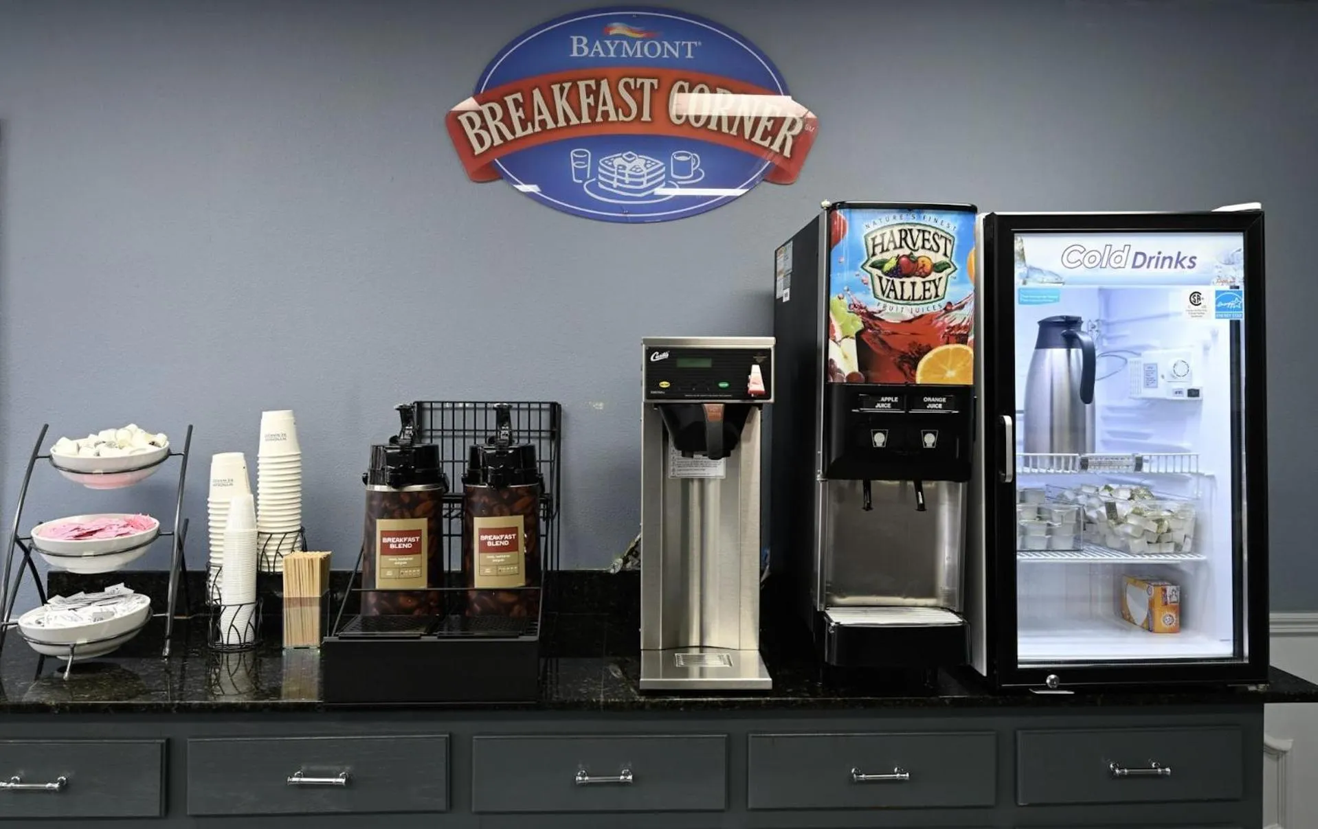 Coffee/tea facilities in Baymont by Wyndham Warner Robins