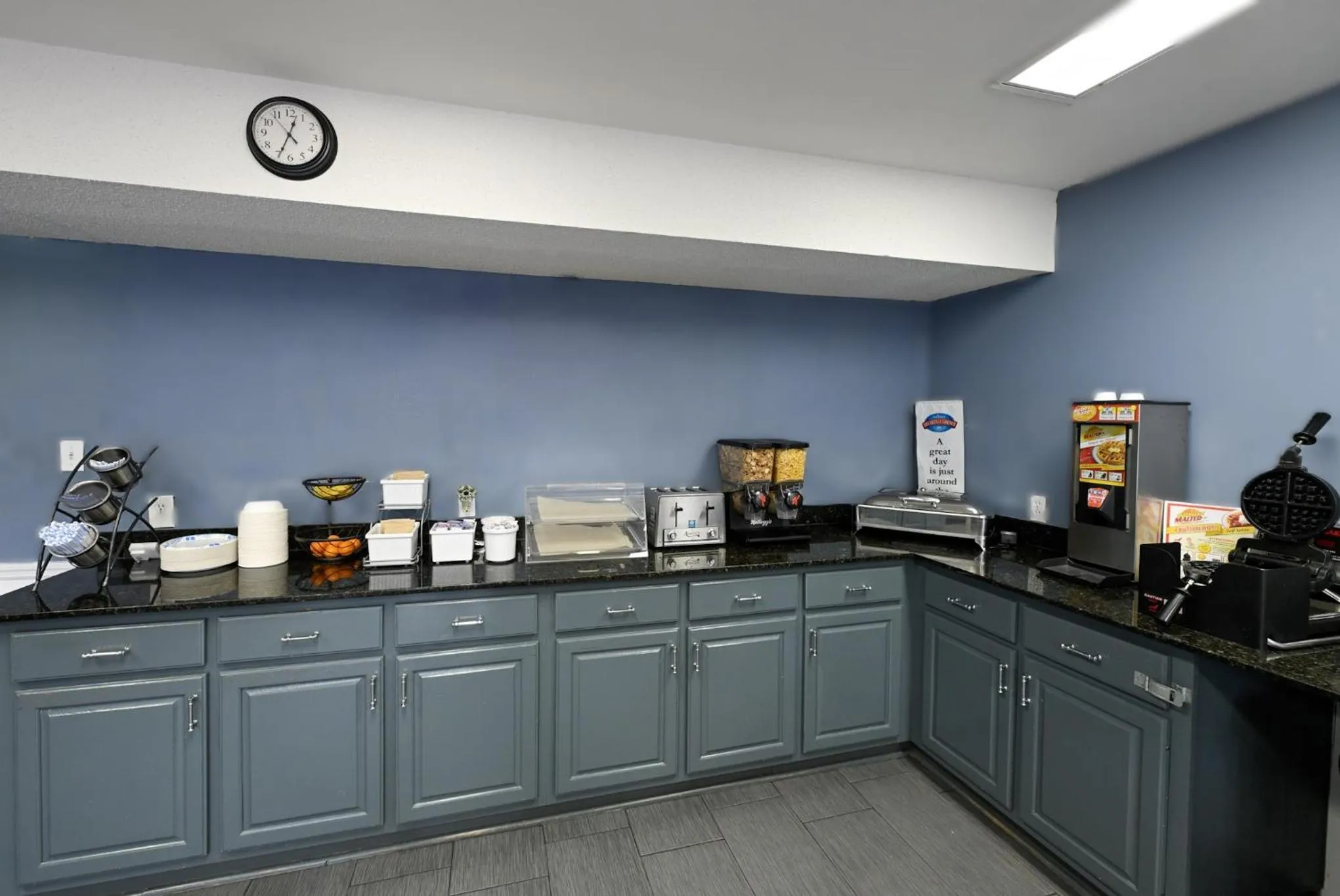 Food and drinks in Baymont by Wyndham Warner Robins