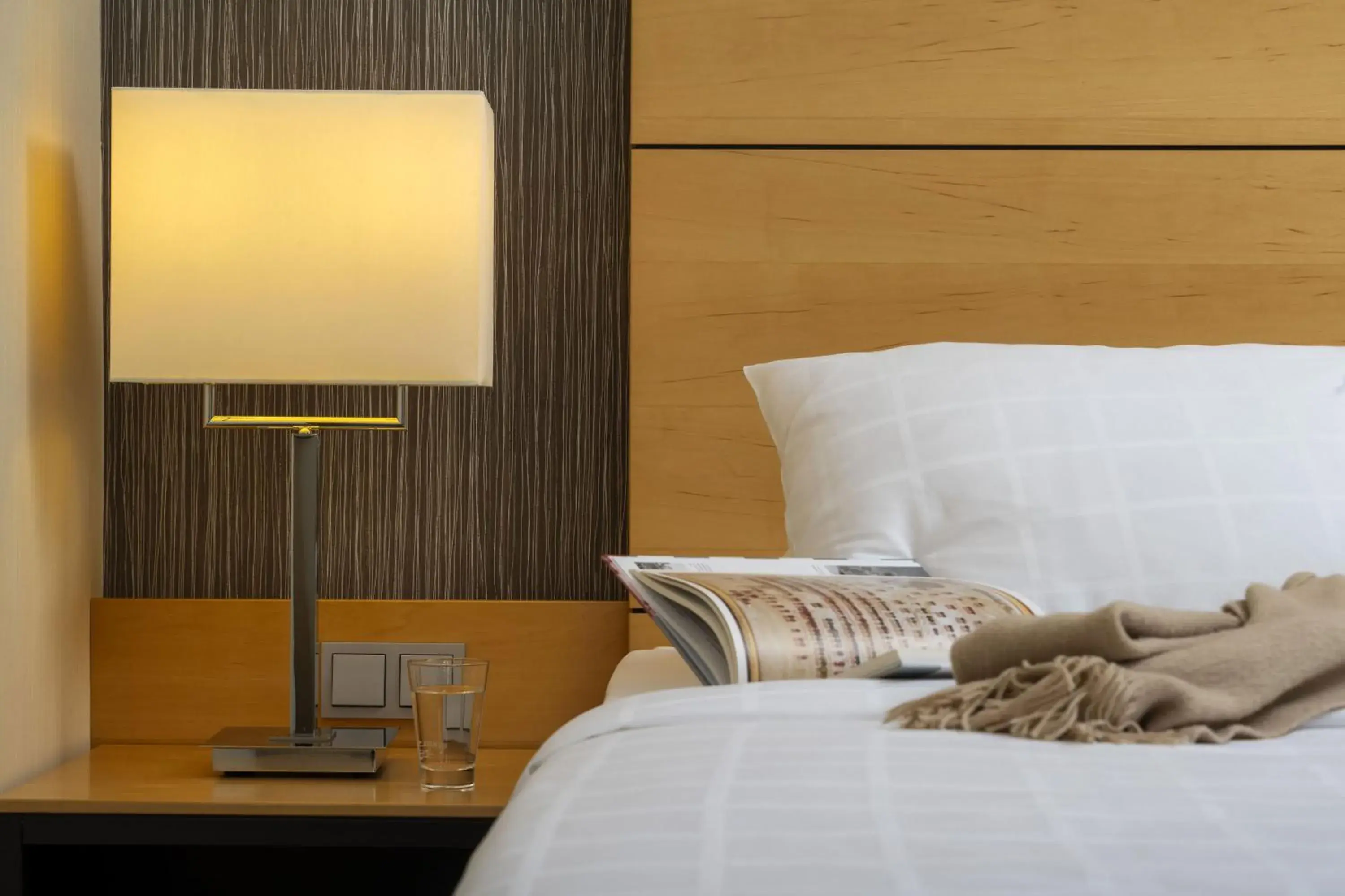 View (from property/room), Bed in Maritim Hotel Düsseldorf View (from property/room), Bed in Maritim Hotel Düsseldorf