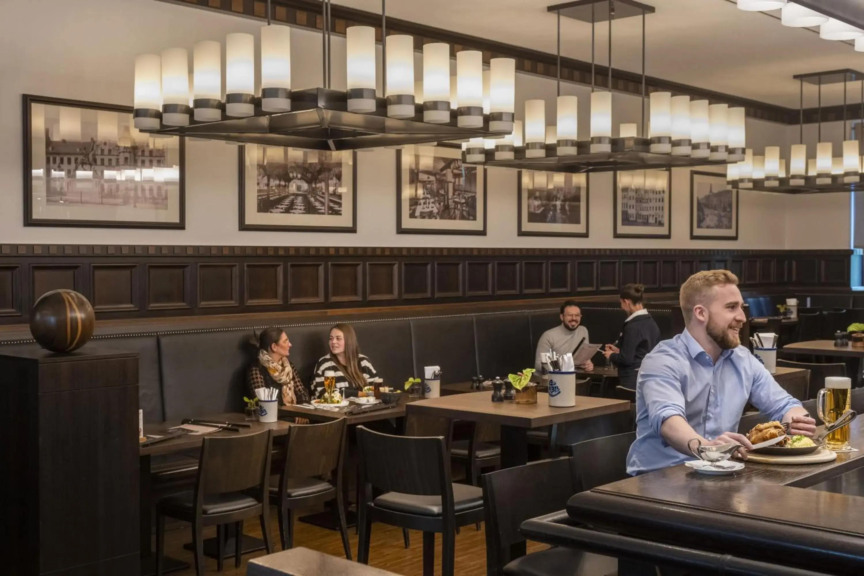 Restaurant/places to eat in Maritim Hotel Düsseldorf Restaurant/places to eat in Maritim Hotel Düsseldorf