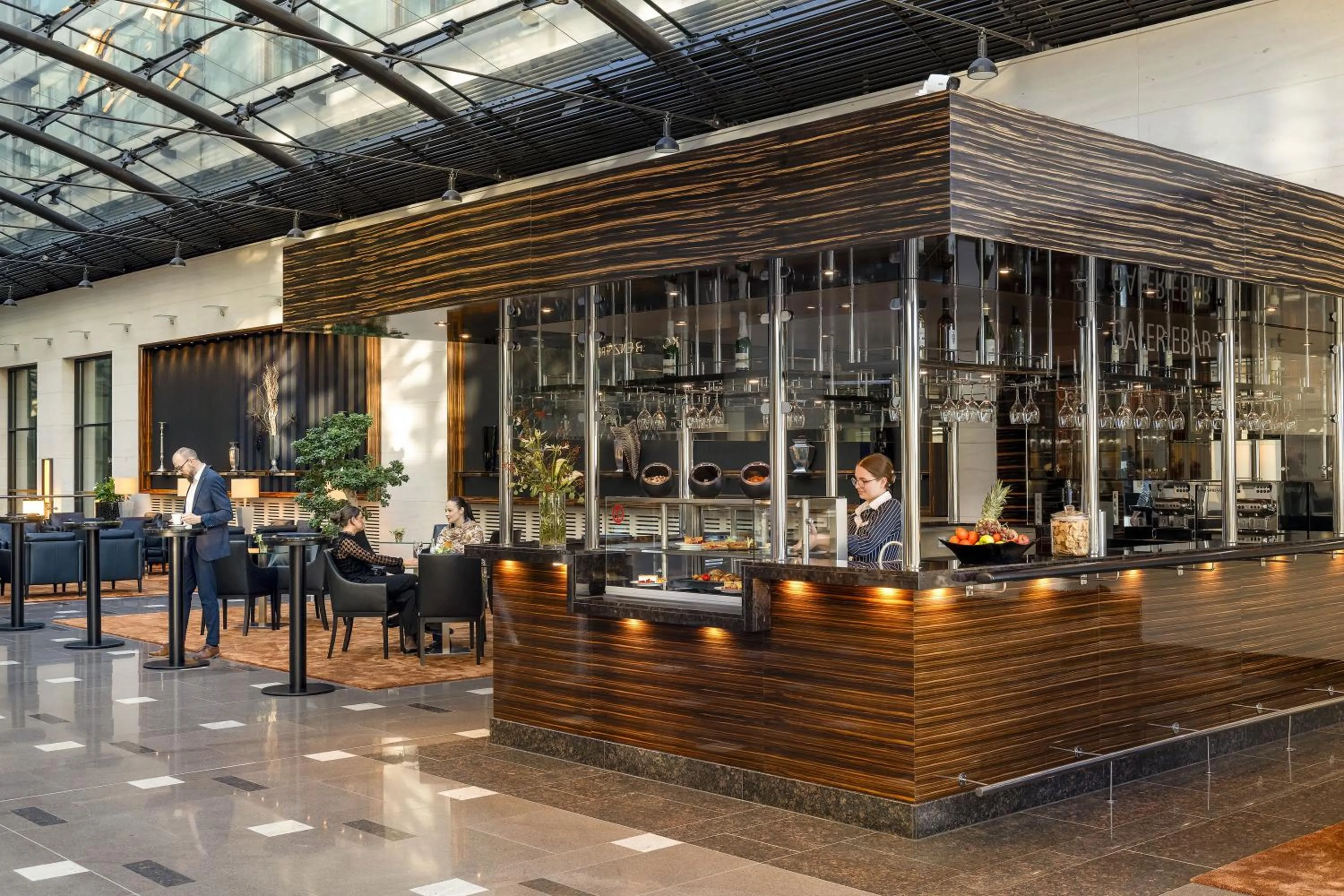 Lounge or bar in Maritim Hotel Düsseldorf