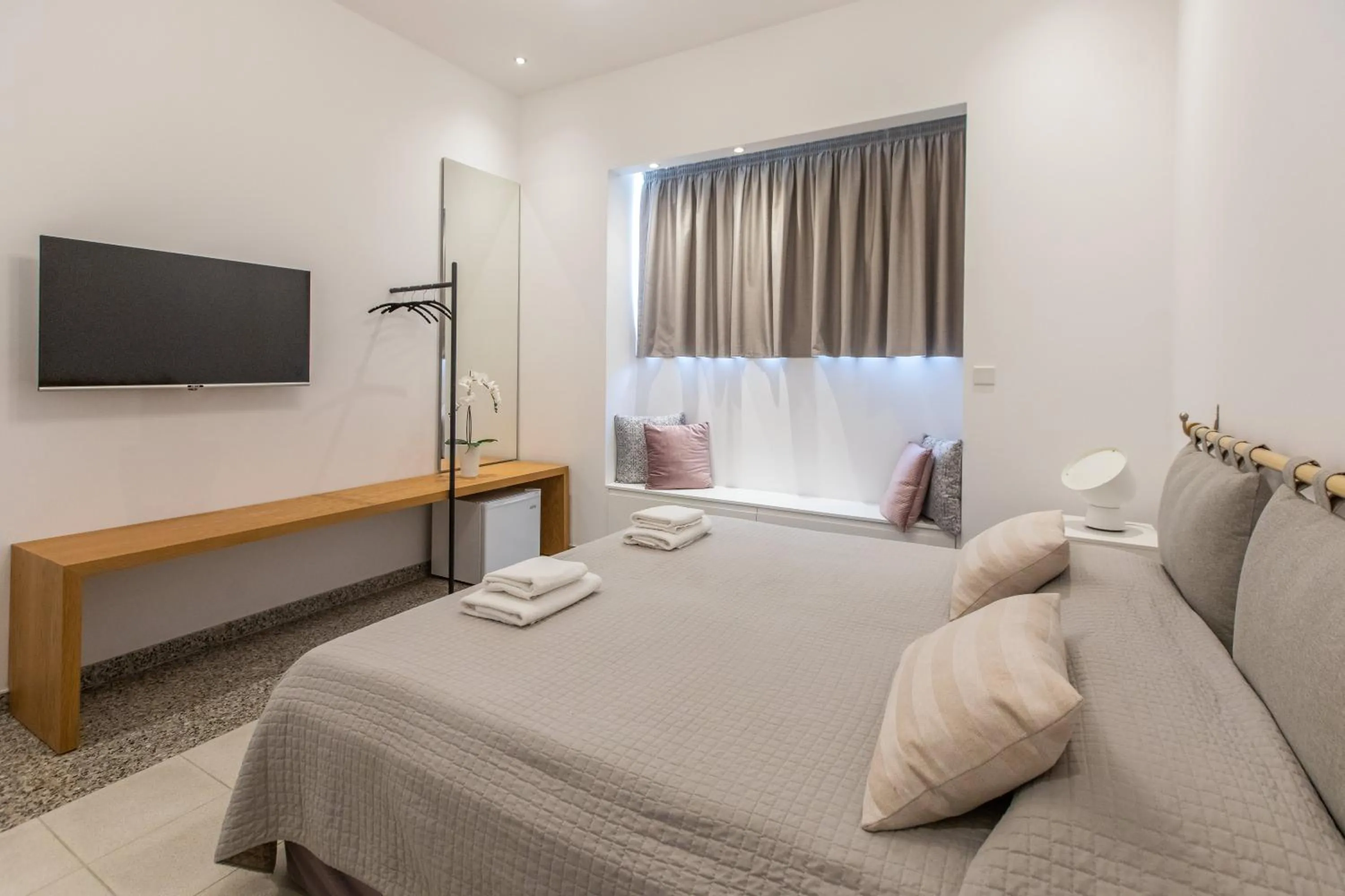 Bedroom, Bed in Rooms - Unique staying in Paphos Centre