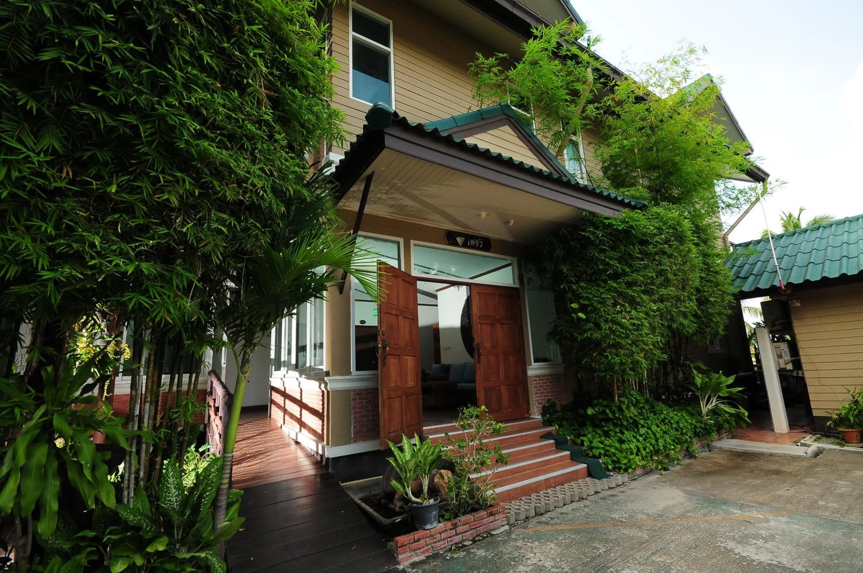 River view in Baantip Suantong