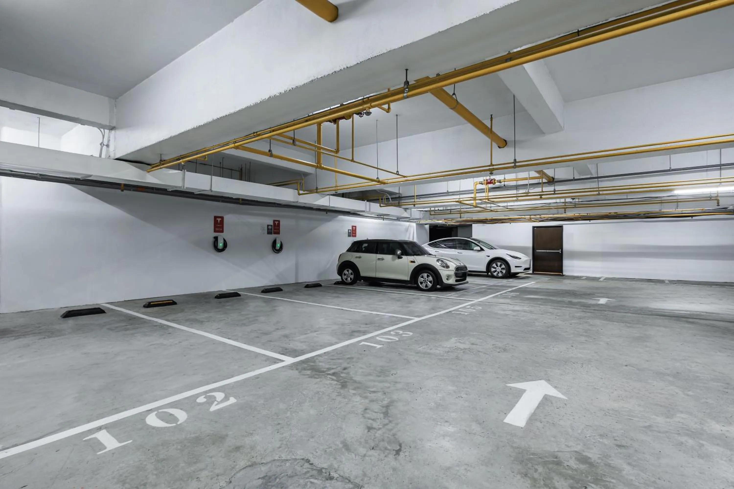 Parking in Kindness Hotel - Qixian