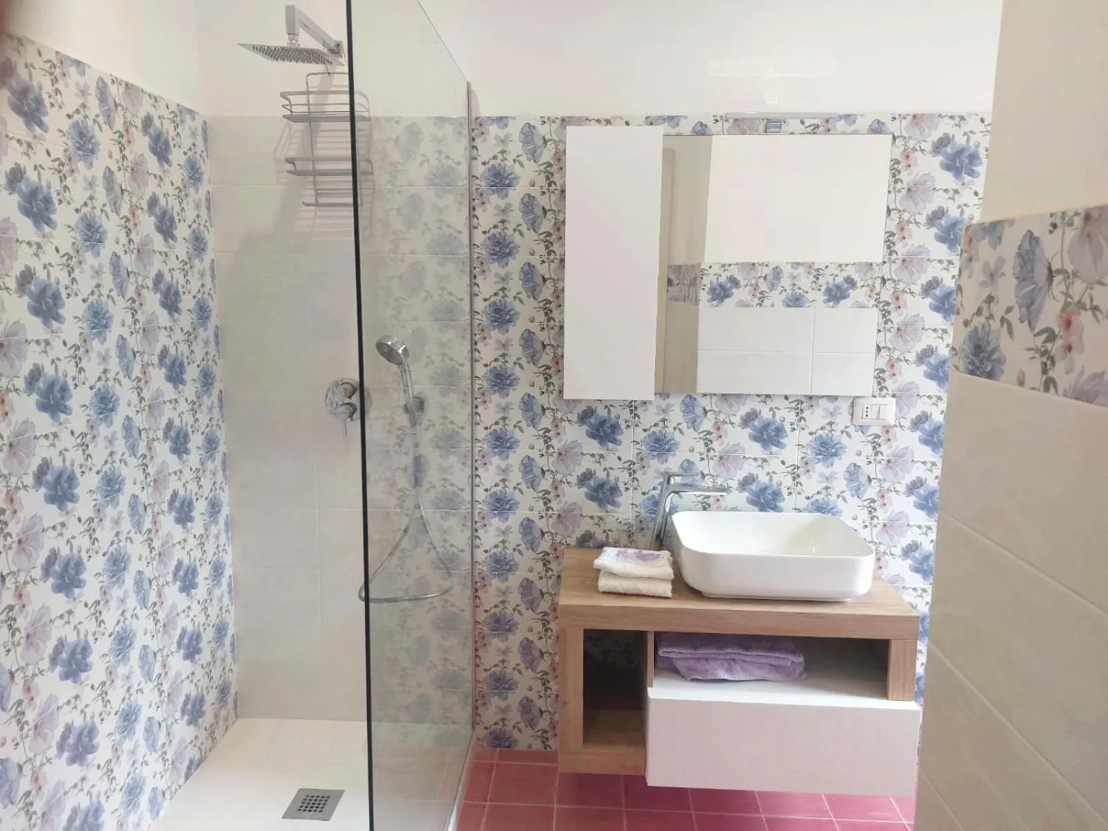 Shower in B&B ANTONIETTA