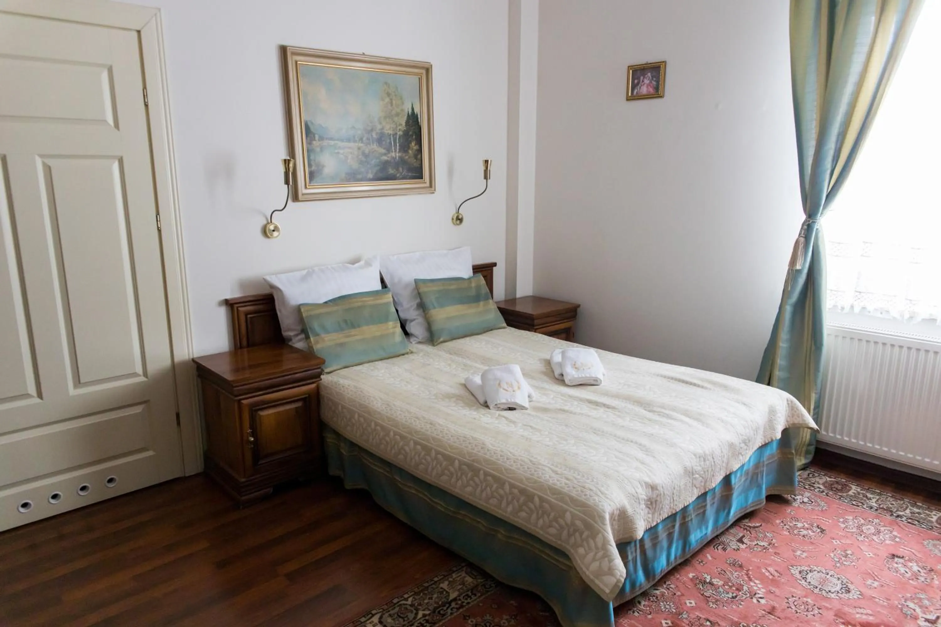 Bed in Hotel Napoleon