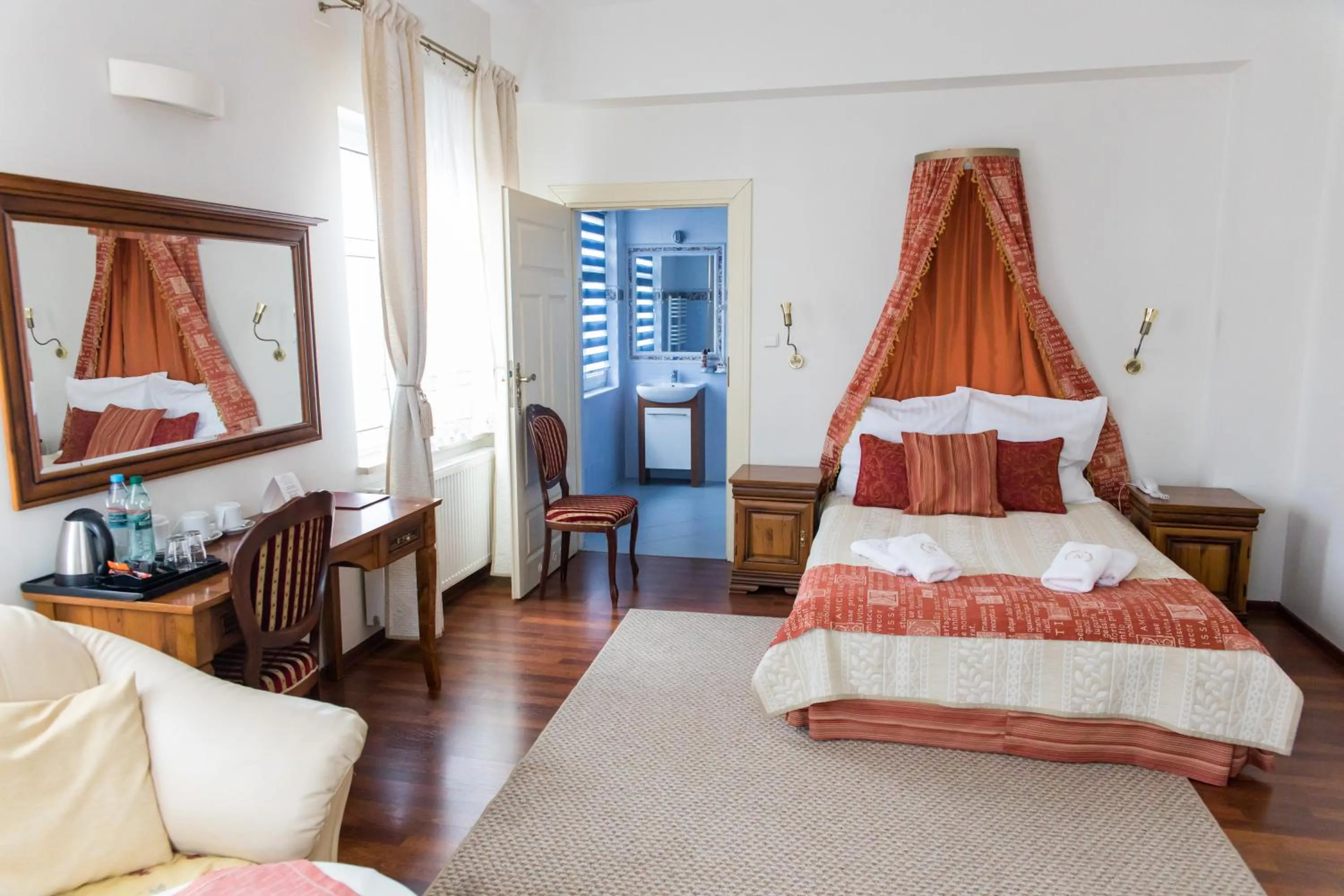 Bed in Hotel Napoleon