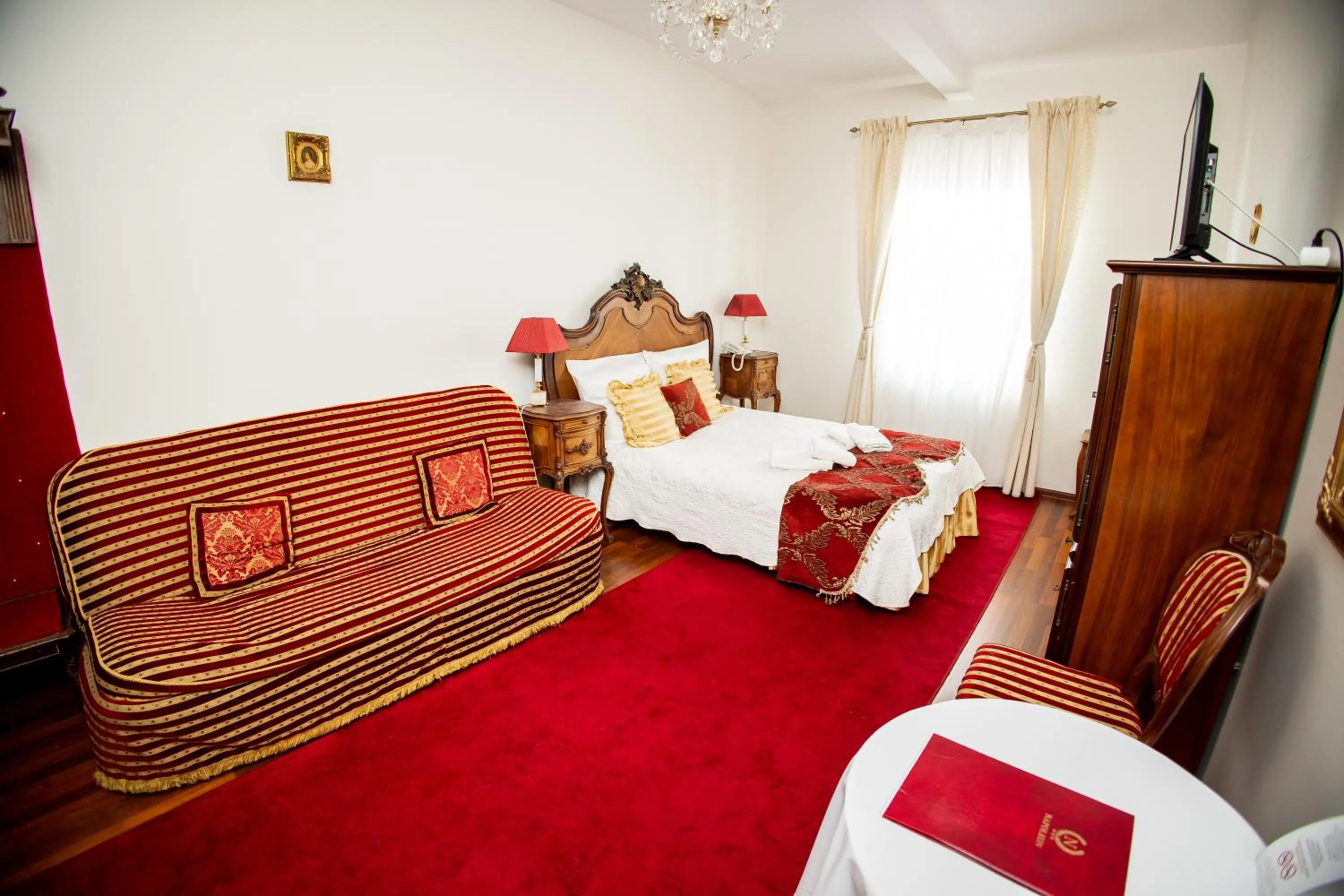 Bed in Hotel Napoleon