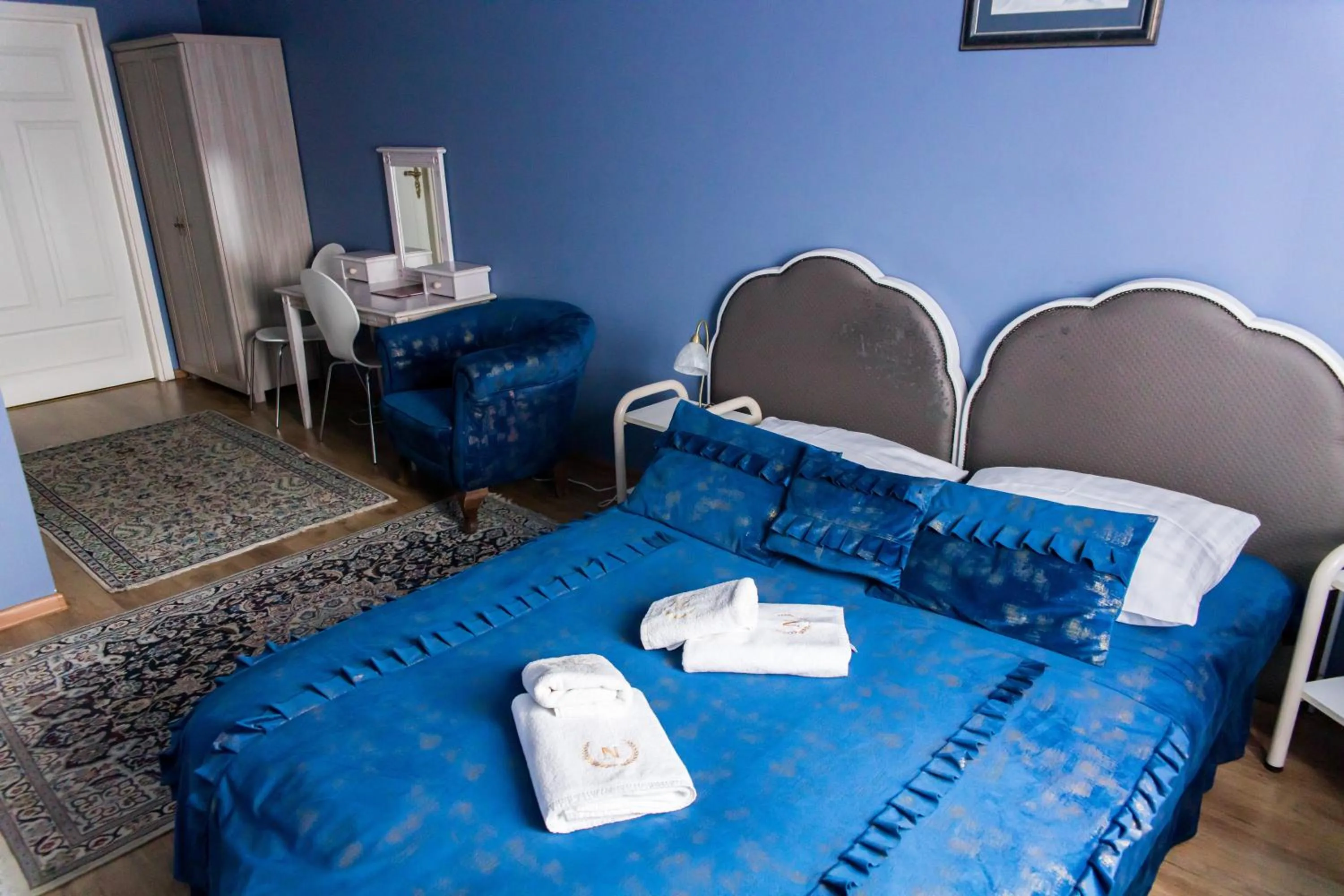 Bed in Hotel Napoleon