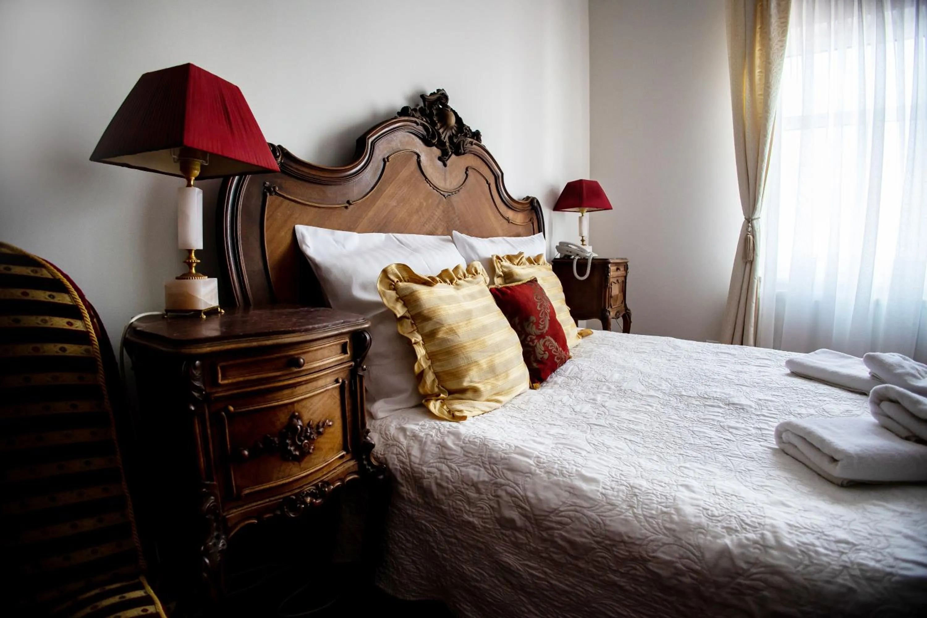 Bed in Hotel Napoleon