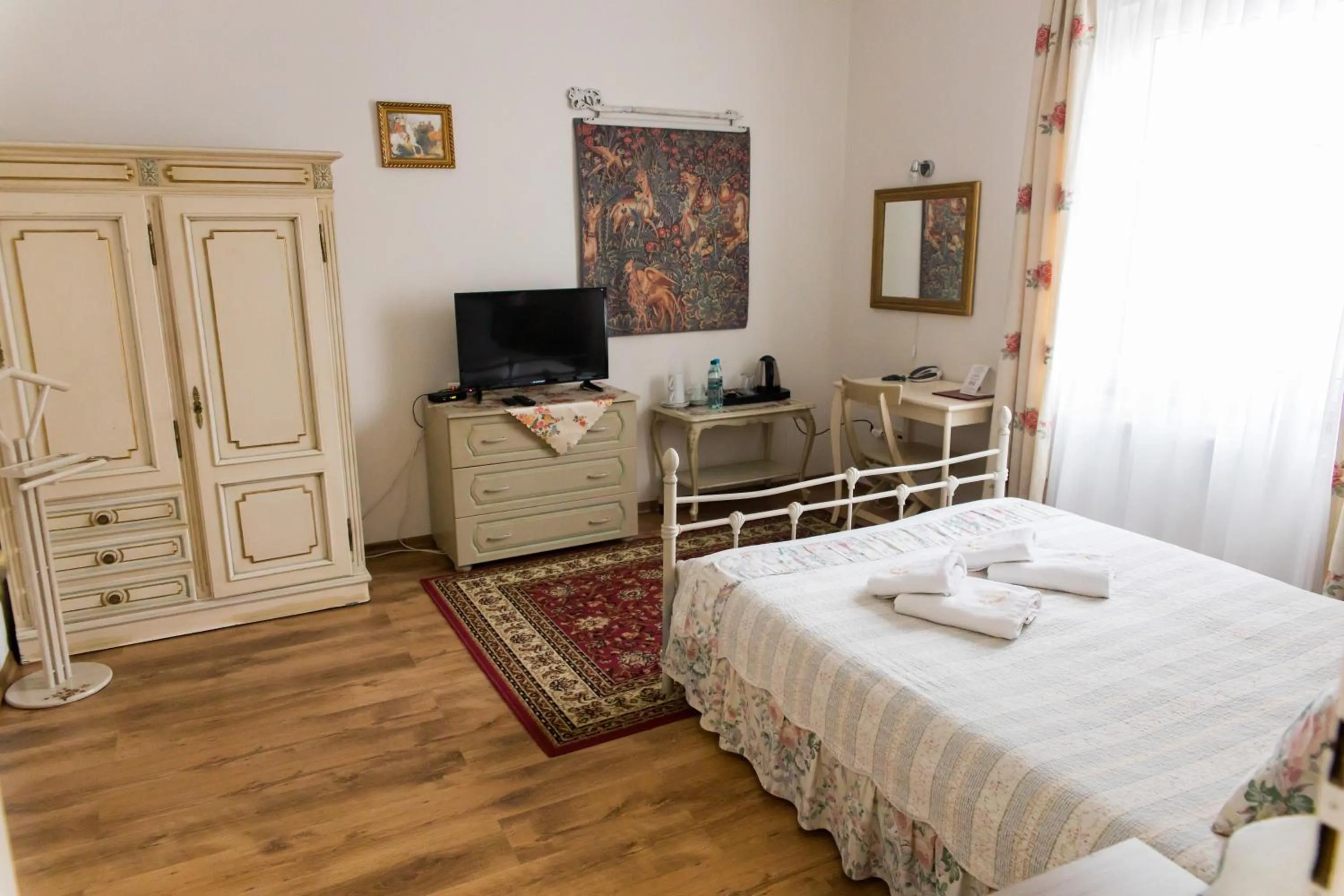 Bed in Hotel Napoleon