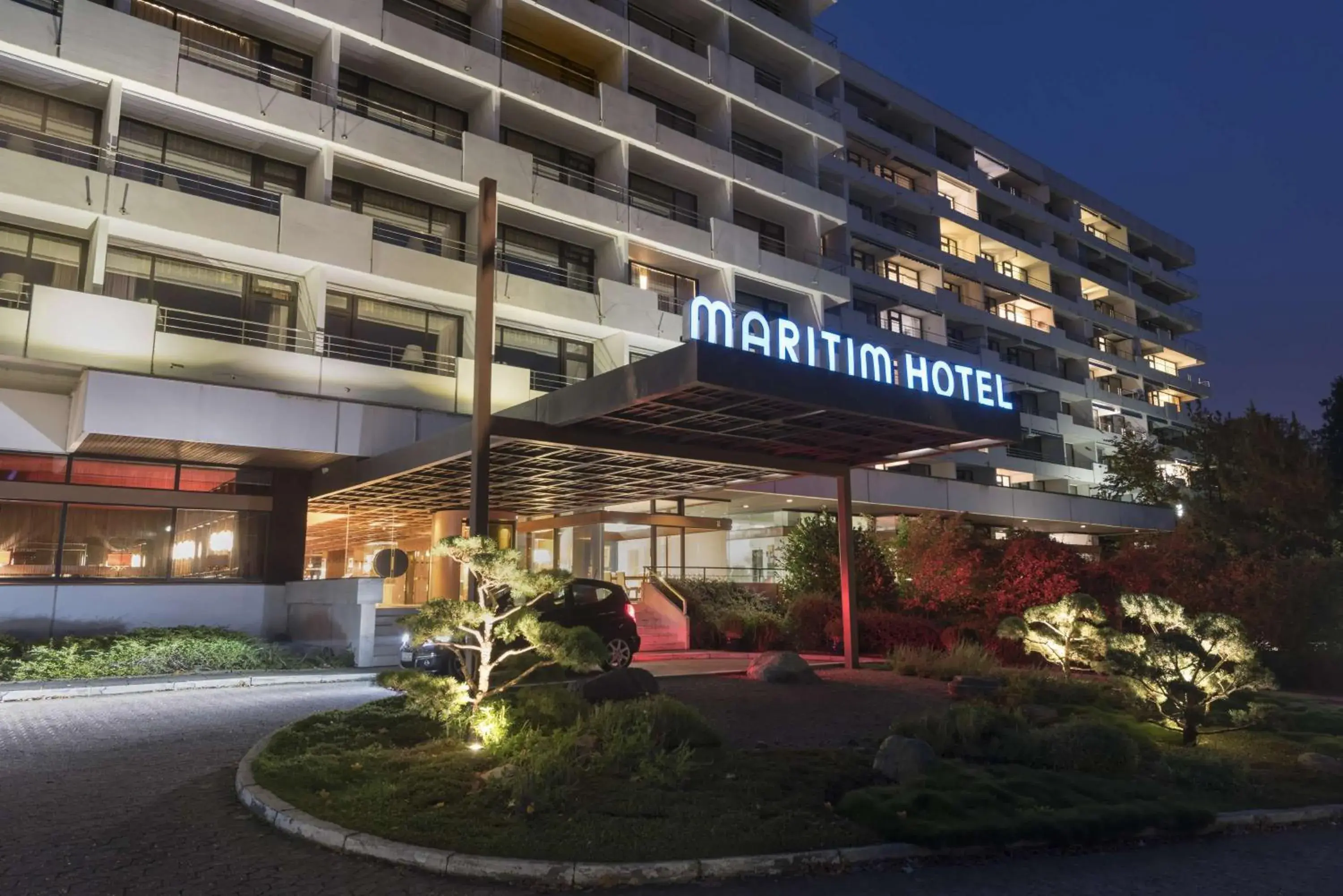 Facade/entrance in Maritim Hotel Bellevue Kiel Facade/entrance in Maritim Hotel Bellevue Kiel