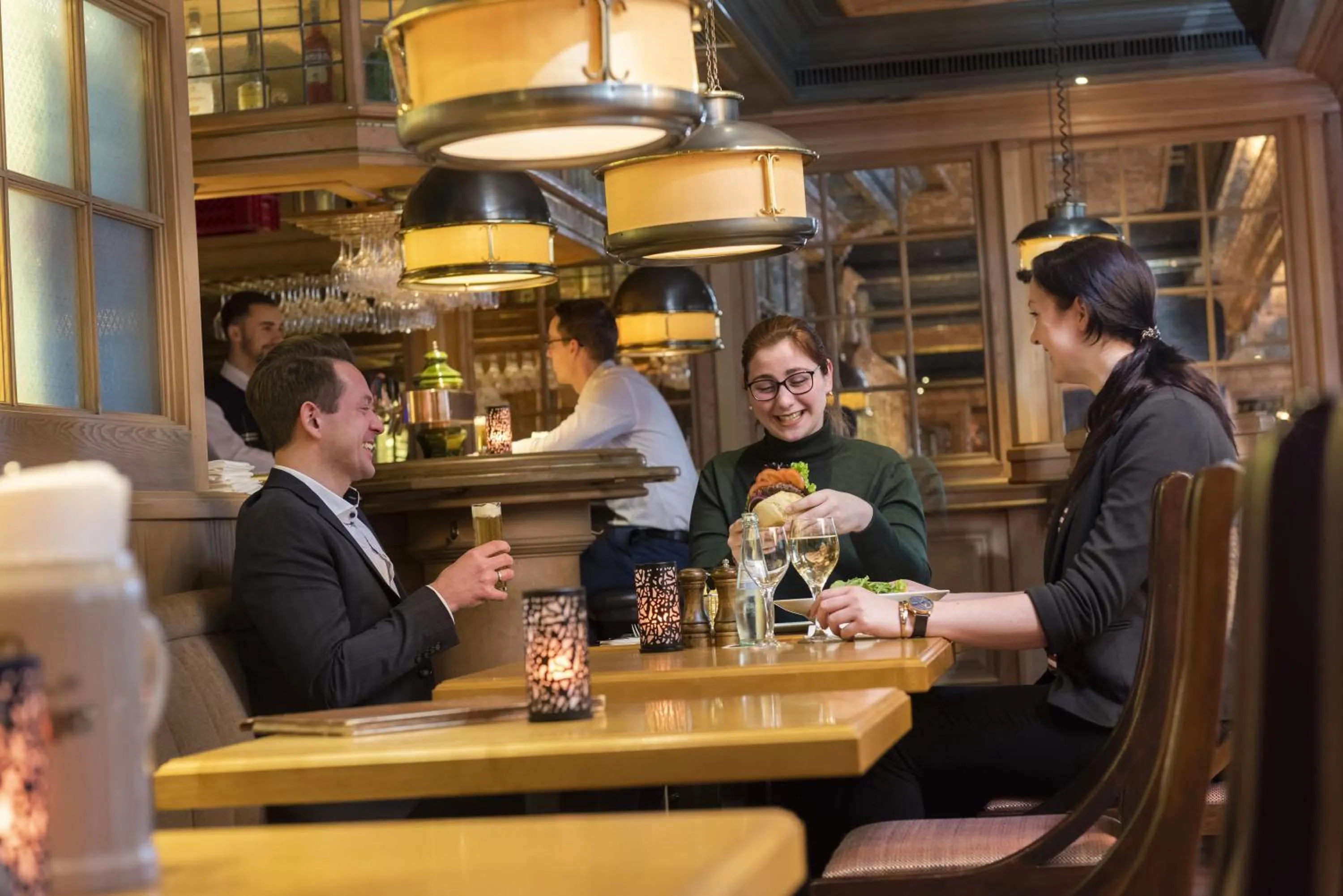 Restaurant/places to eat in Maritim Hotel Köln