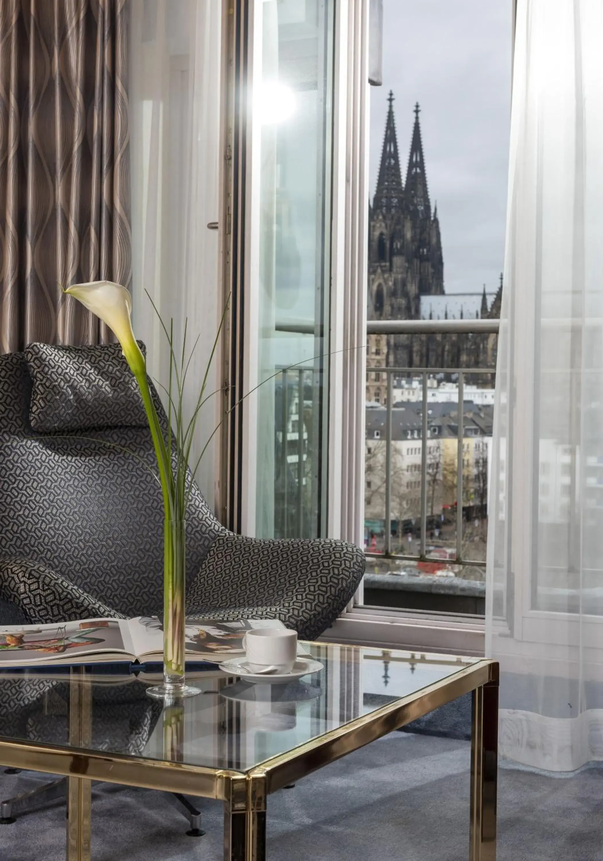 Deluxe Quadruple Room - single occupancy in Maritim Hotel Köln Deluxe Quadruple Room - single occupancy in Maritim Hotel Köln