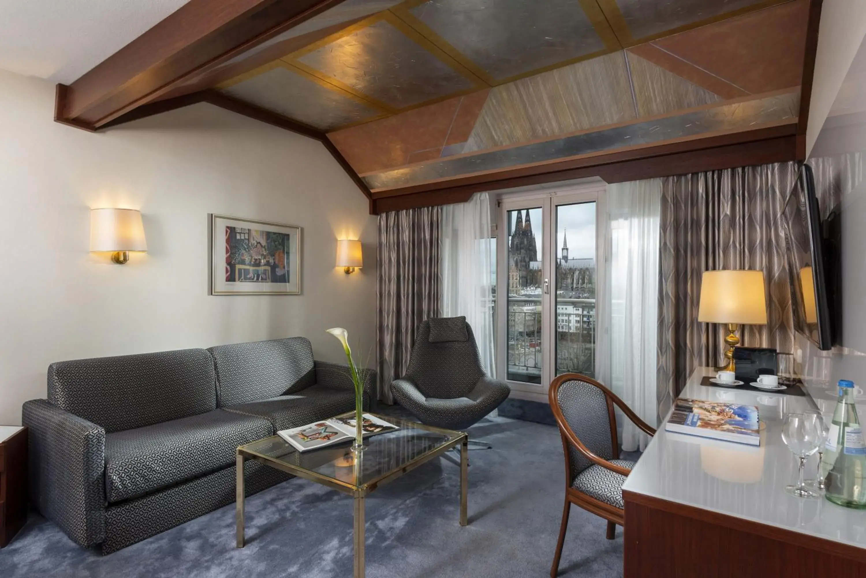 Junior Suite in Maritim Hotel Köln Junior Suite in Maritim Hotel Köln