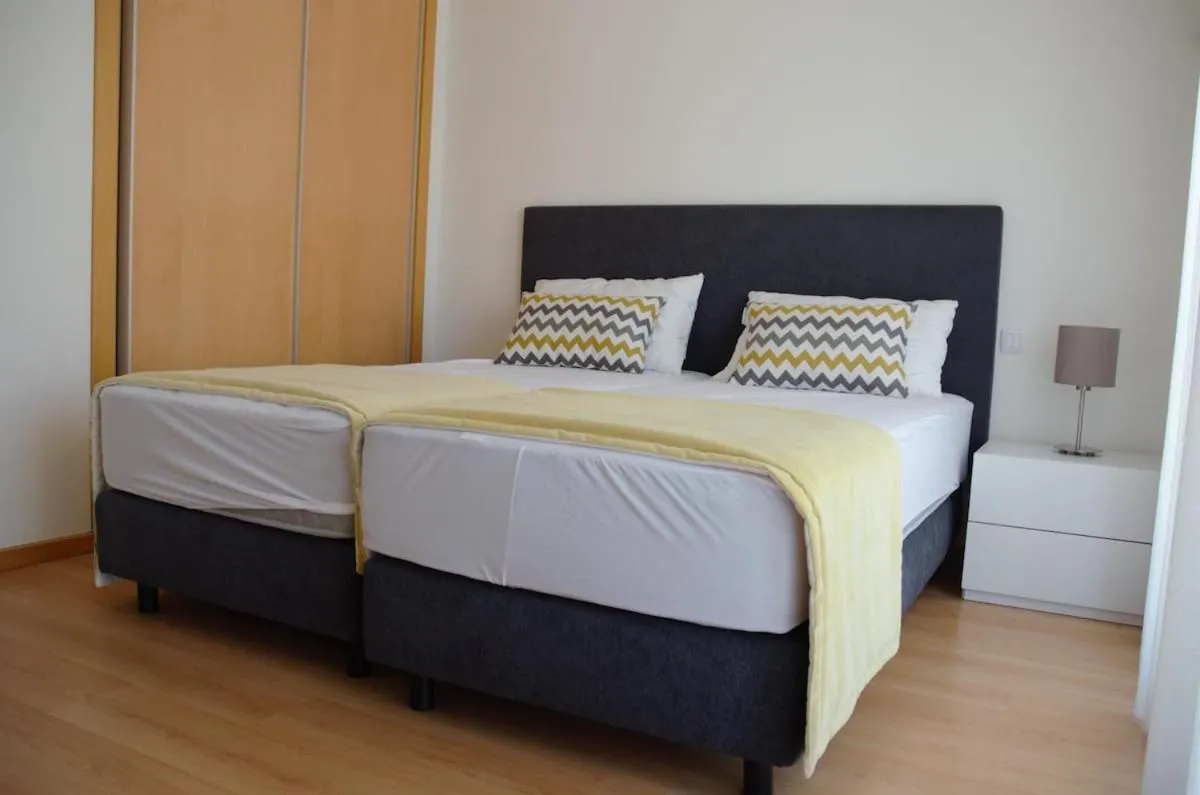 Other, Bed in Algarve T2 apartment with pool and balcony in Olhão