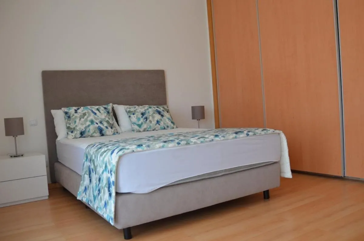 Other, Bed in Algarve T2 apartment with pool and balcony in Olhão