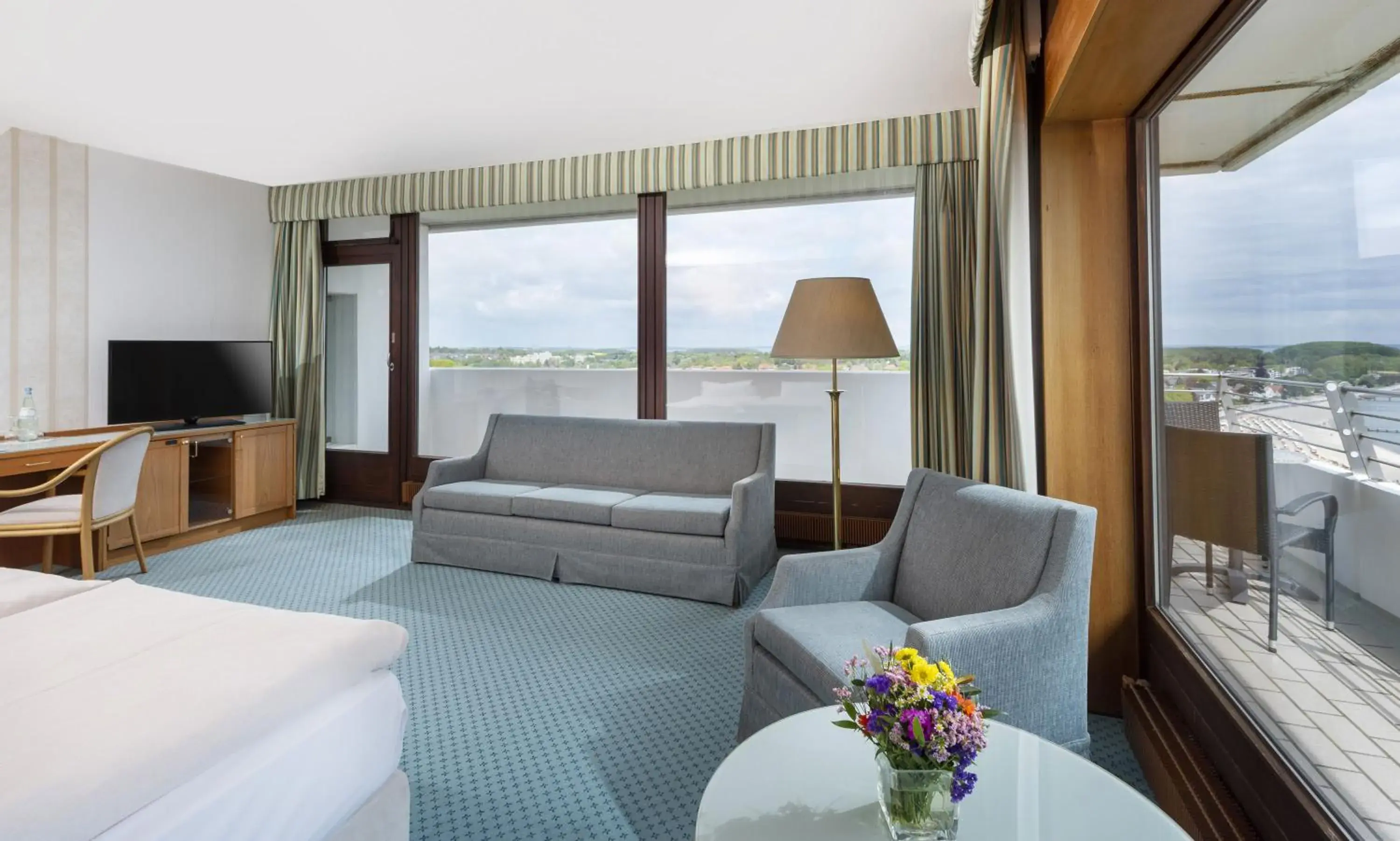 Photo of the whole room, Bed in Maritim Strandhotel Travemünde Photo of the whole room, Bed in Maritim Strandhotel Travemünde