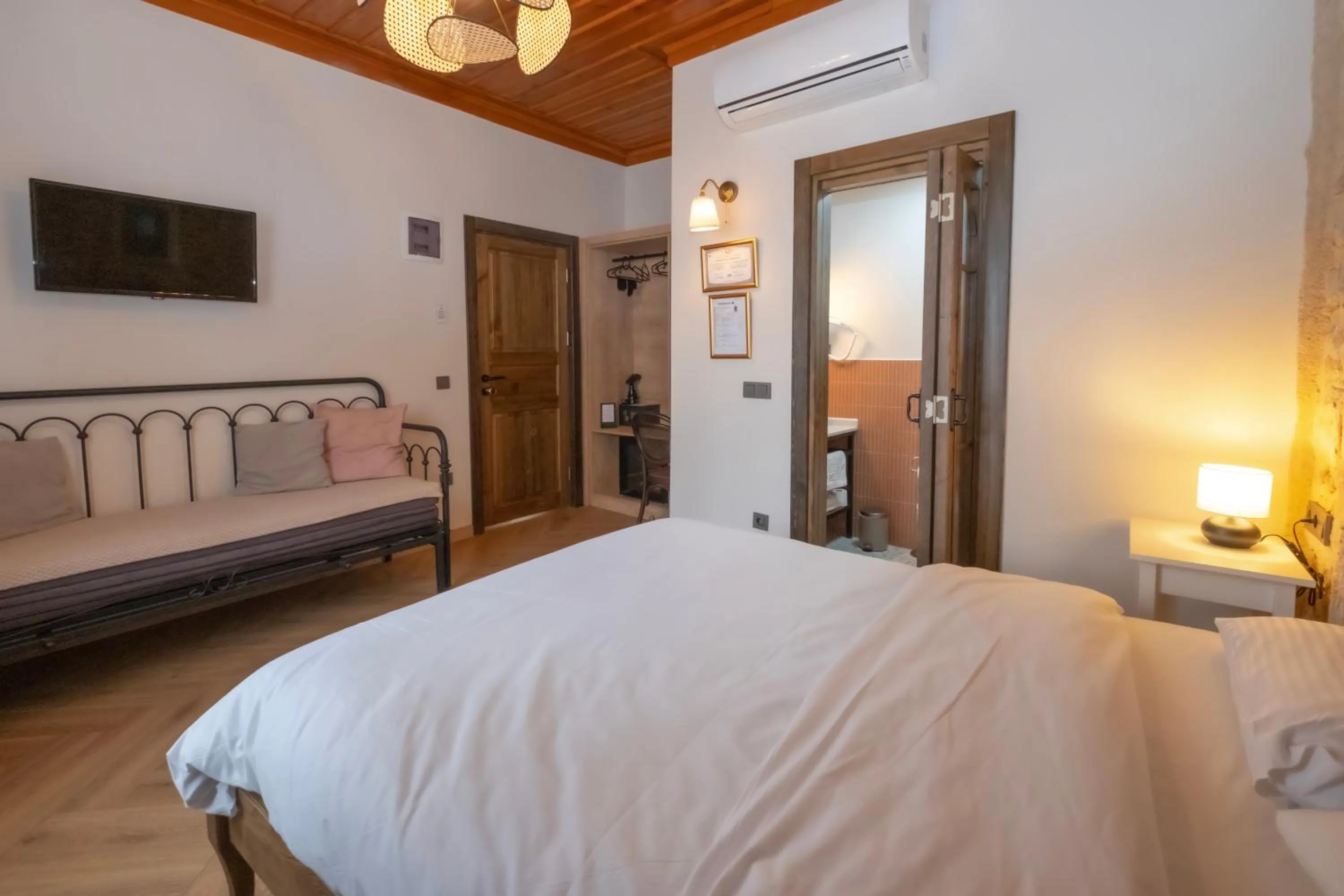 Bed in Saye Konak Hotel ' Kaleiçi&Oldtown'