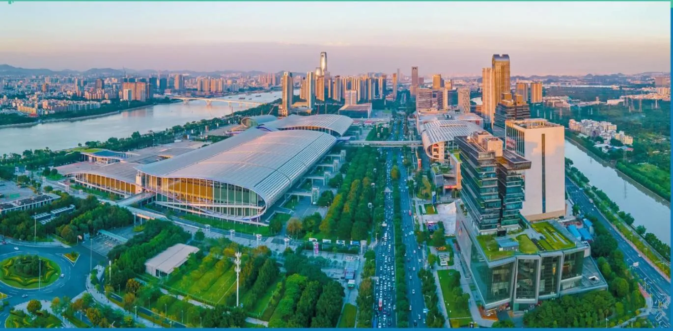 Nearby landmark in Xinghe Yuezhi S Hotel to Guangzhou Yuexiu Park Railway Station Subway station