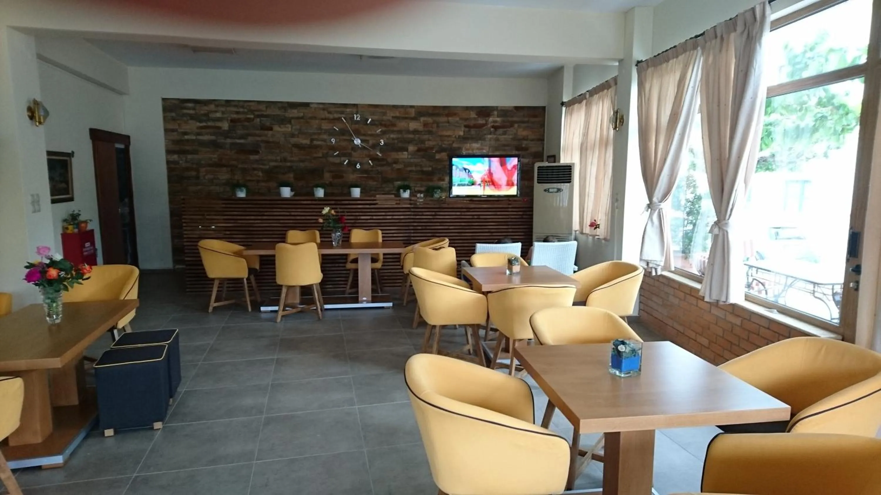 Restaurant/places to eat in Idillion