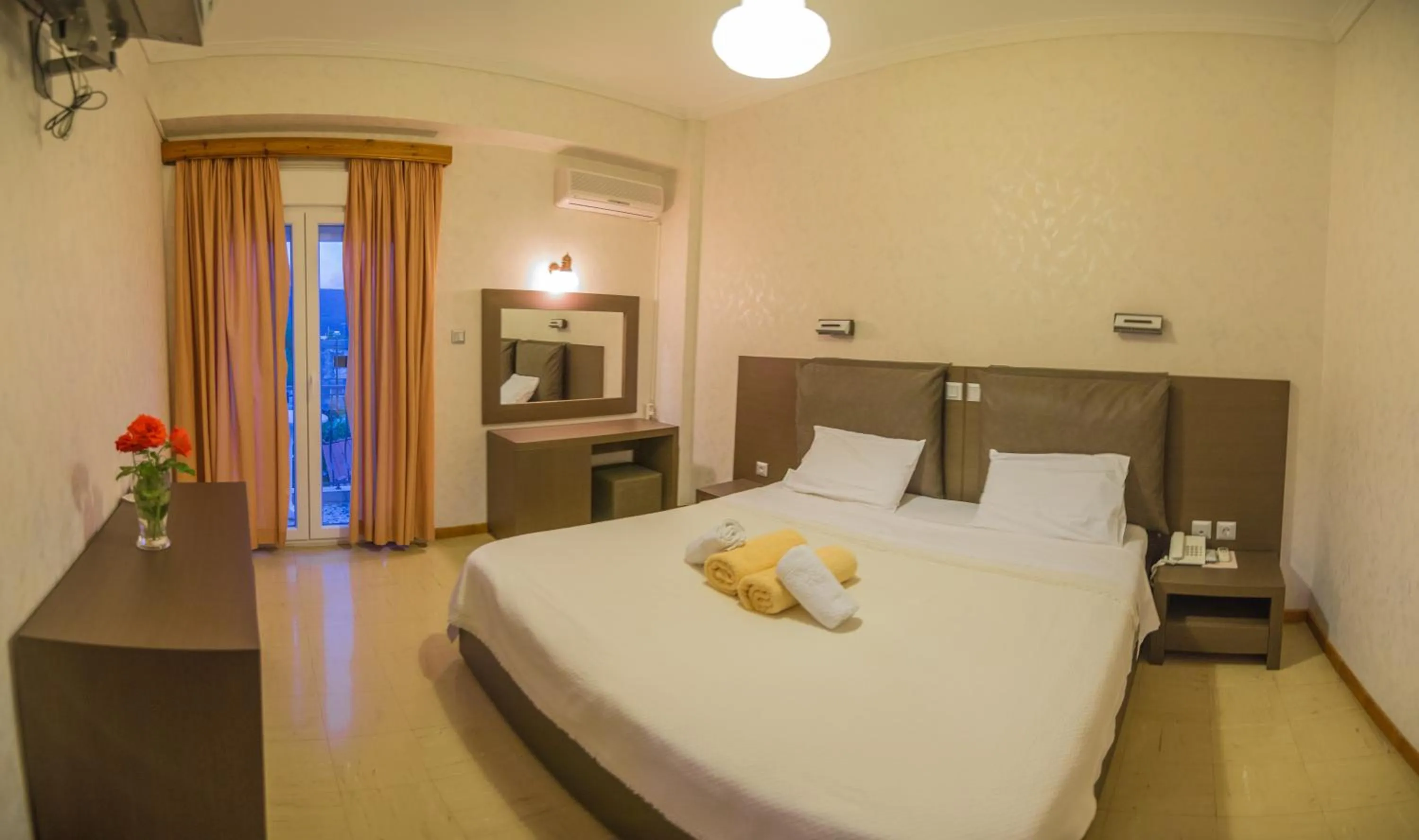 Photo of the whole room, Bed in Idillion